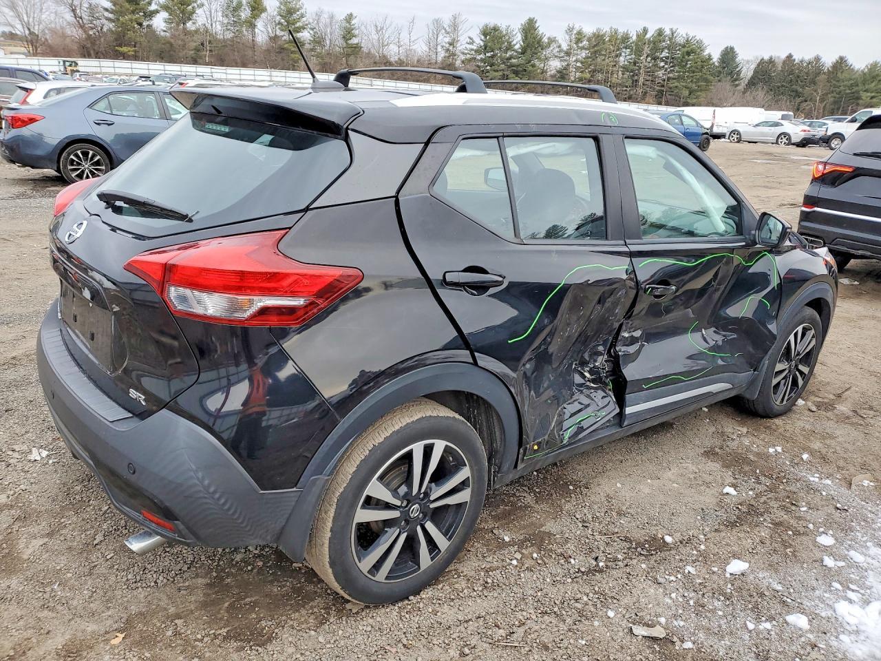 2019 Nissan Kicks Sr - zdjęcie 3