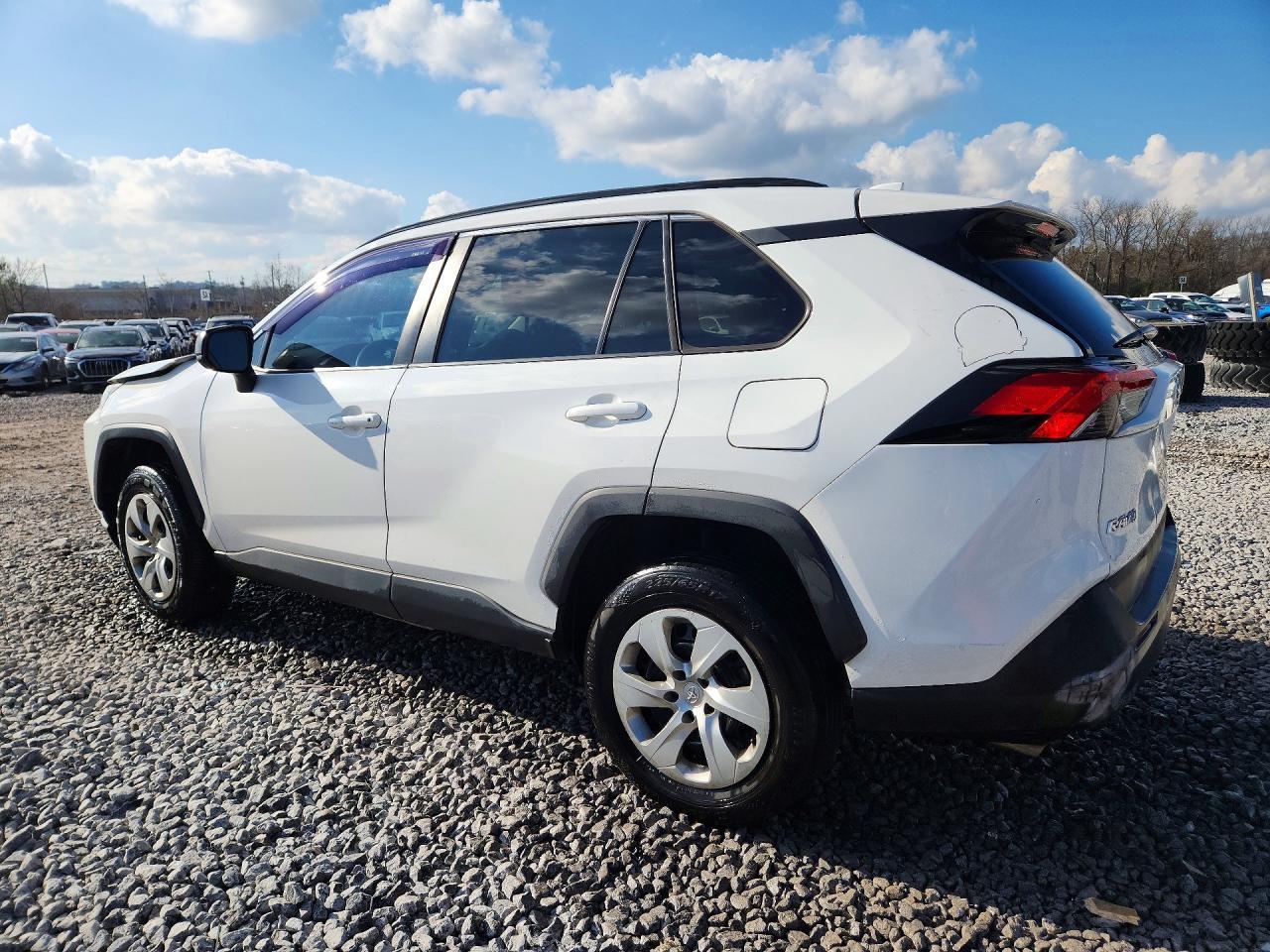 2019 Toyota Rav4 Le - zdjęcie 2