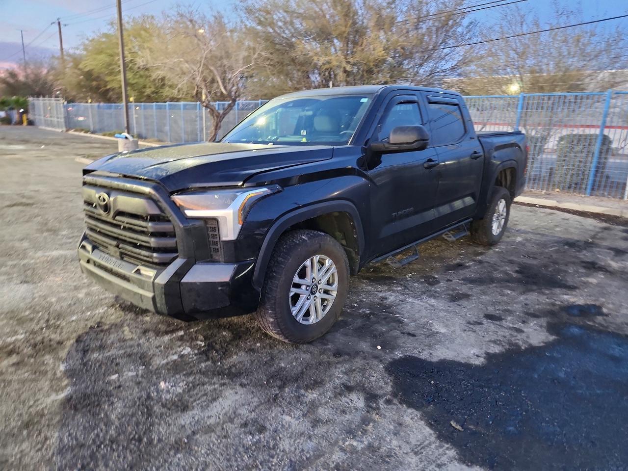 2025 Toyota Tundra Sr5 - zdjęcie główne
