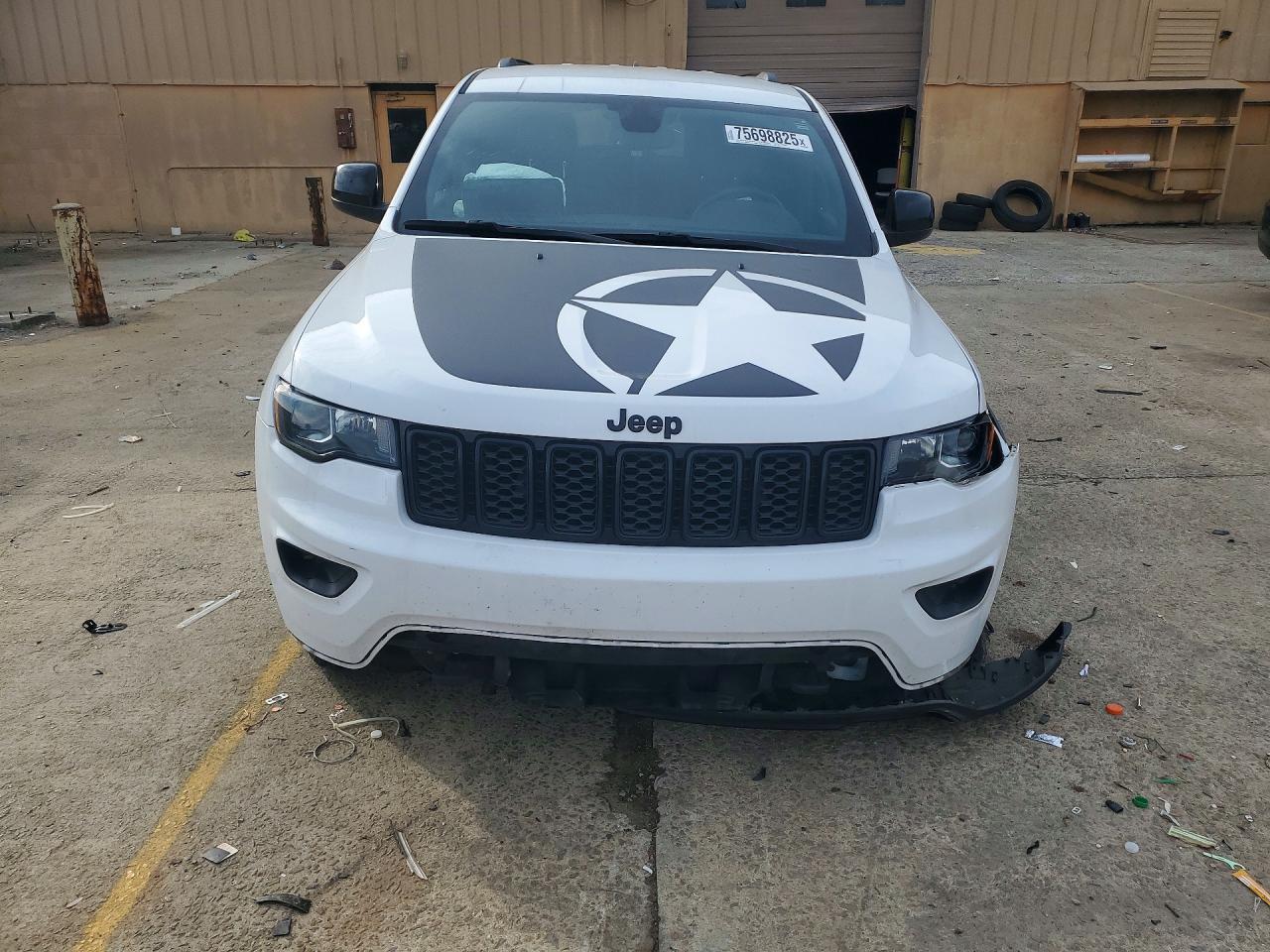 2021 Jeep Grand Cherokee Laredo - zdjęcie 5