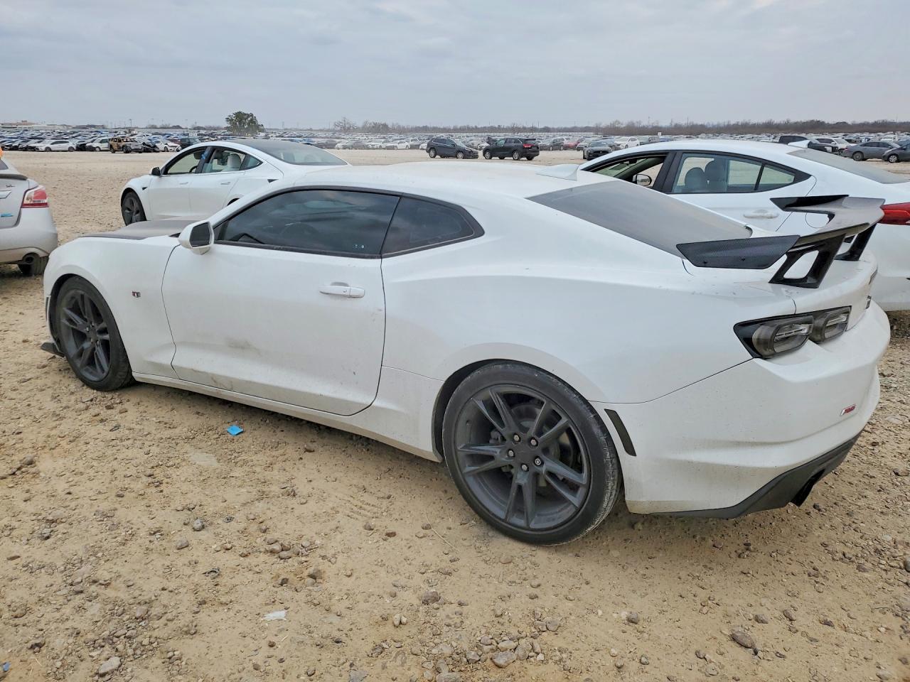 2019 Chevrolet Camaro Ls - zdjęcie 2