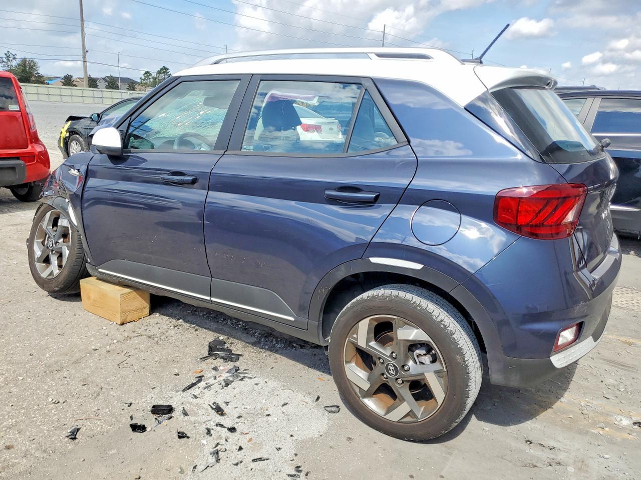 2024 Hyundai Venue Limited - zdjęcie 2