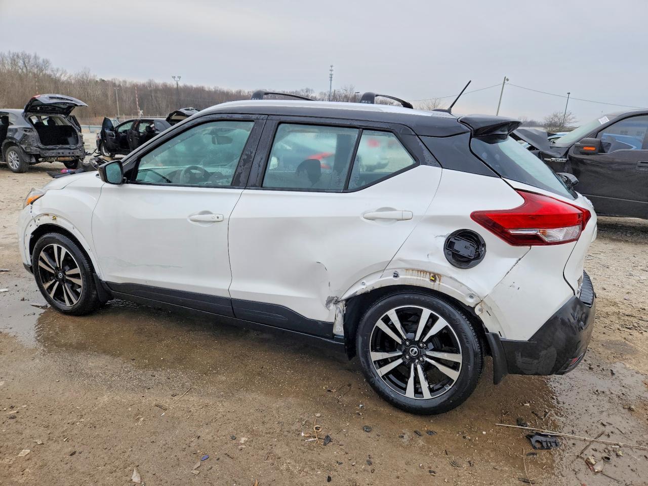 2020 Nissan Kicks Sv - zdjęcie 2