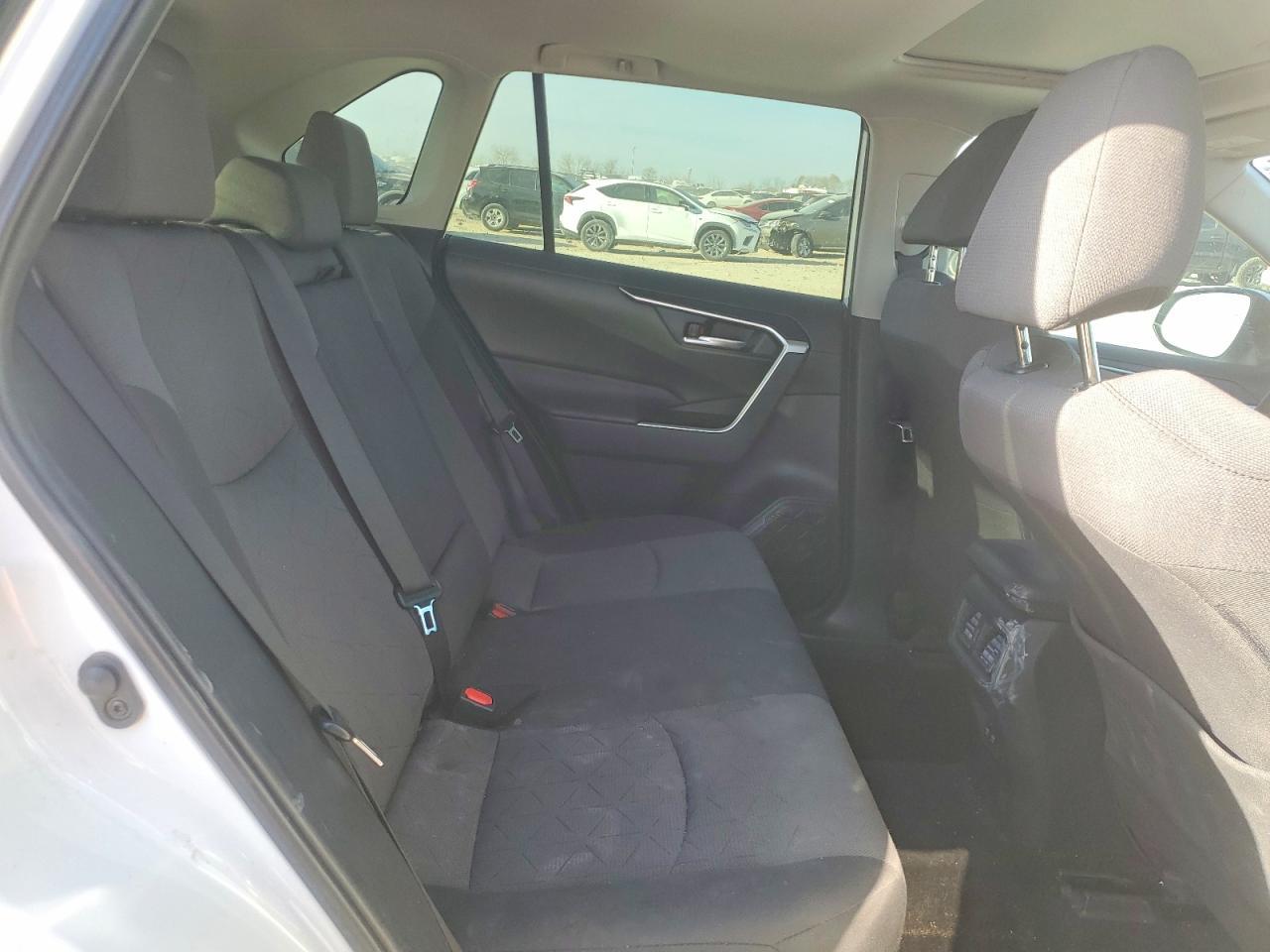 2019 Toyota Rav4 Xle - zdjęcie 10