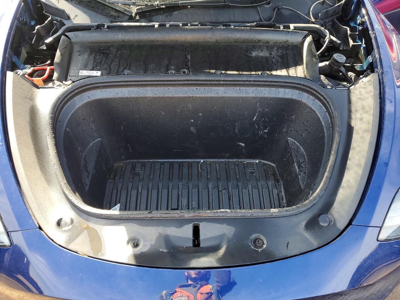 2024 Tesla Model Y - zdjęcie 11