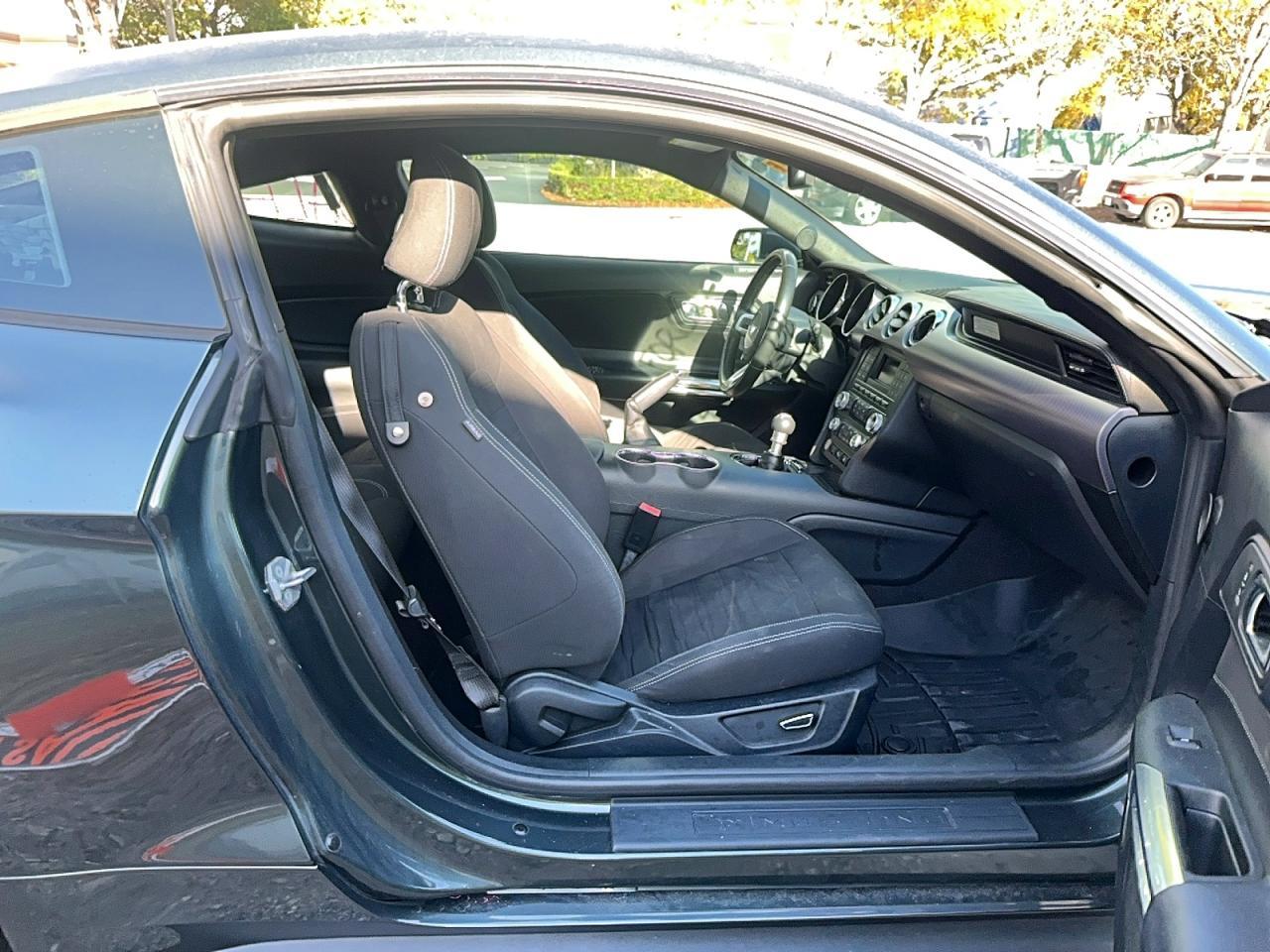 2015 Ford Mustang - zdjęcie 5