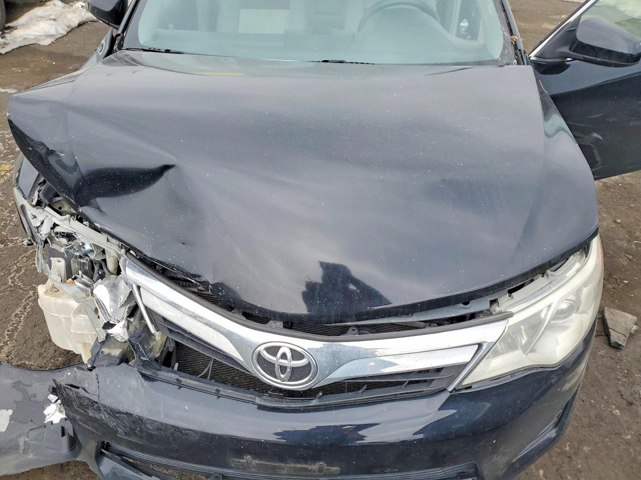 2013 Toyota Camry L - zdjęcie 11