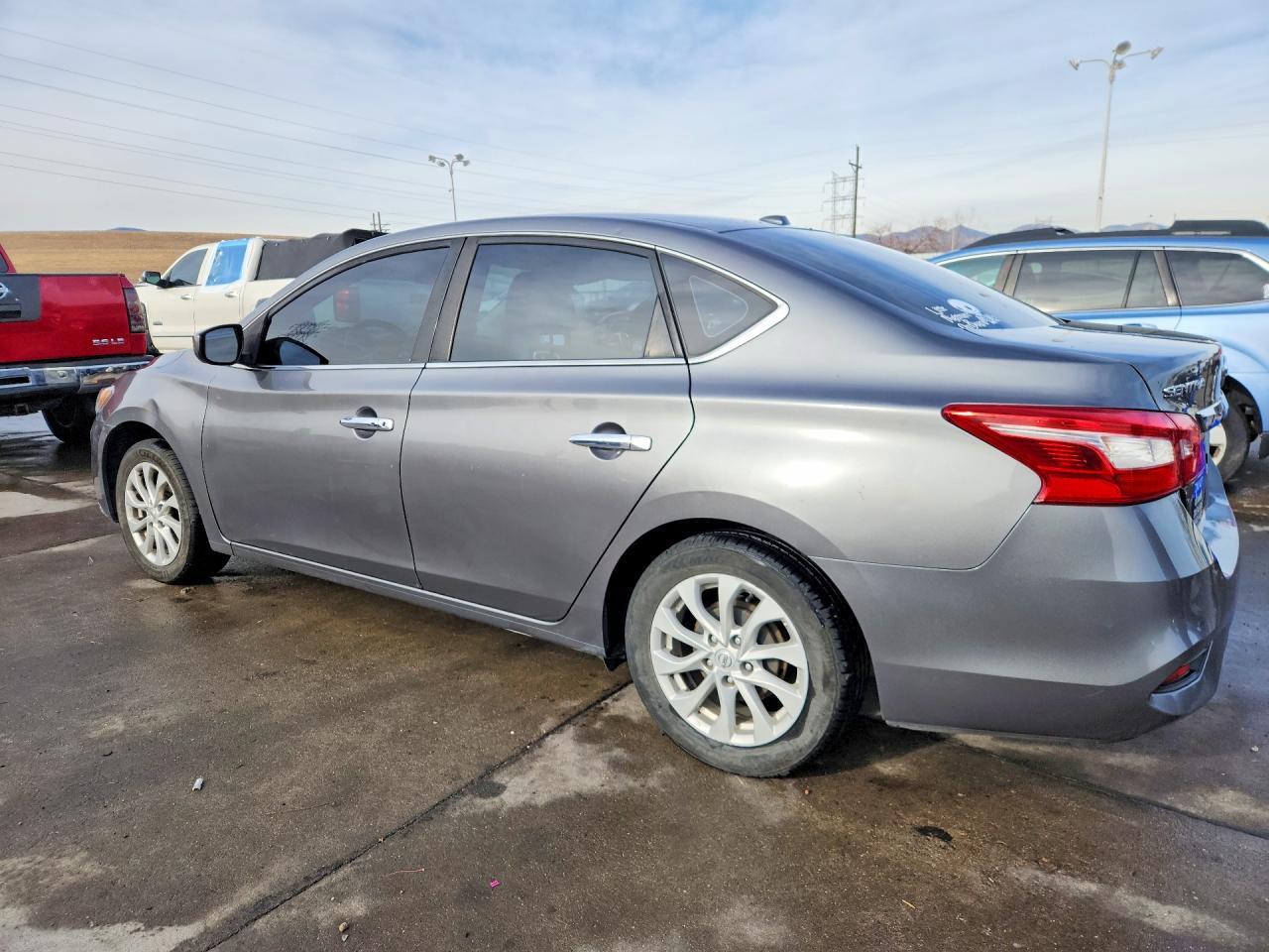 2019 Nissan Sentra Sv - zdjęcie 2