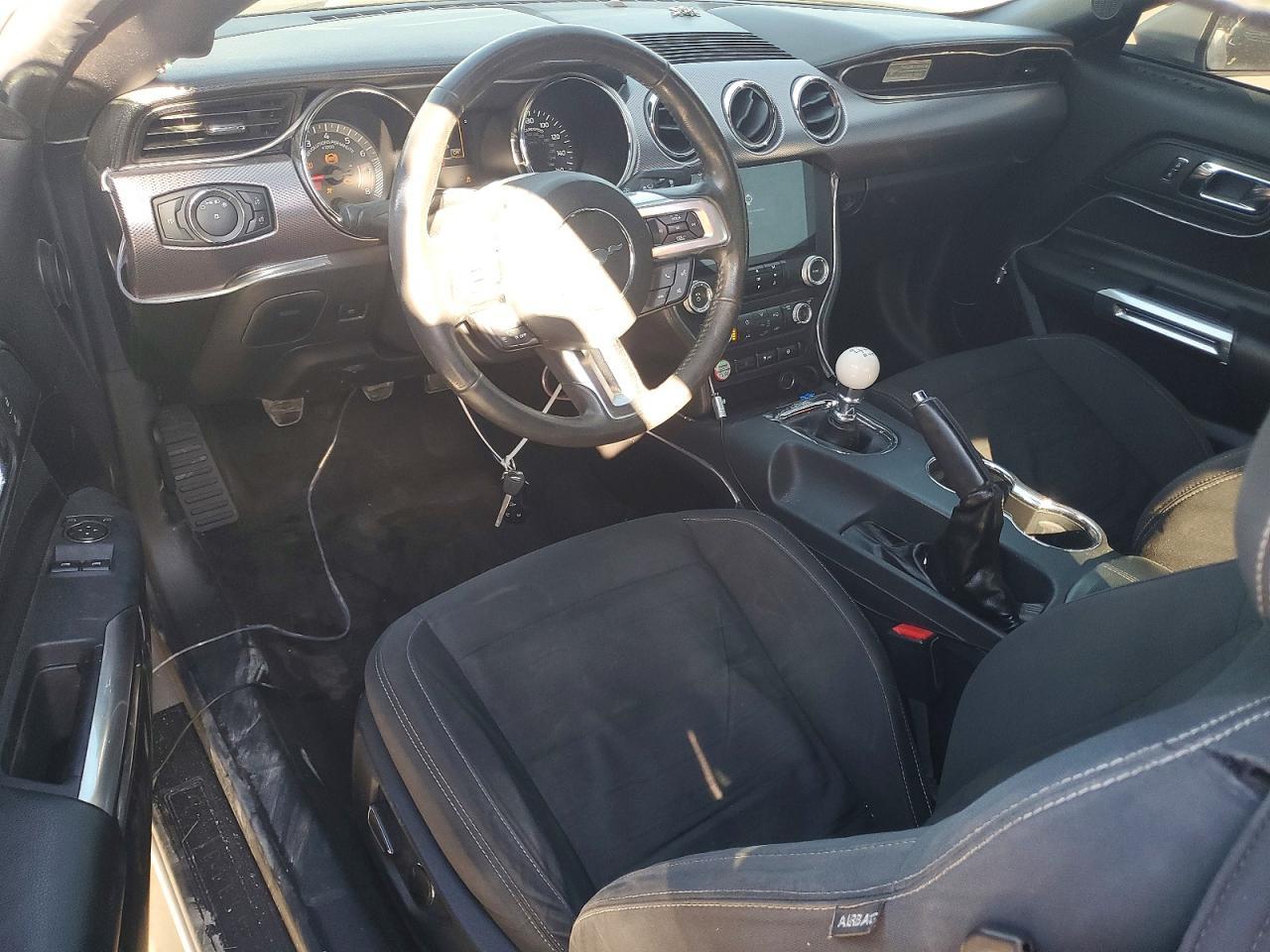 2015 Ford Mustang - zdjęcie 8