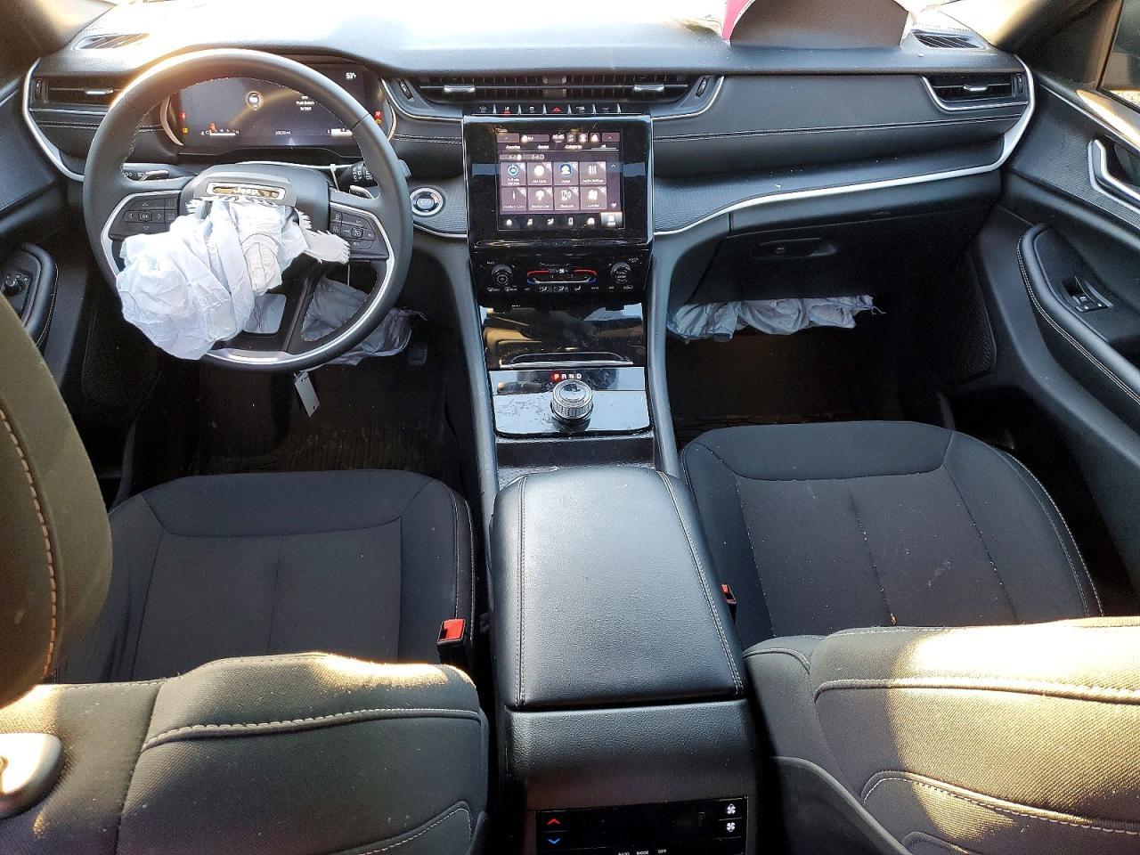2024 Jeep Grand Cherokee L Laredo - zdjęcie 8