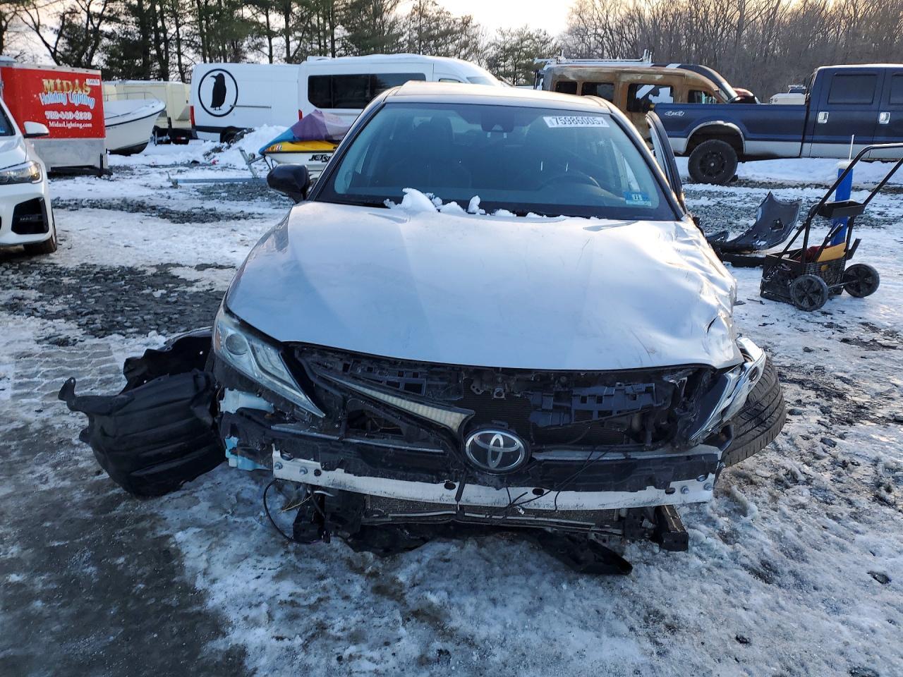 2019 Toyota Camry Xse - zdjęcie 5