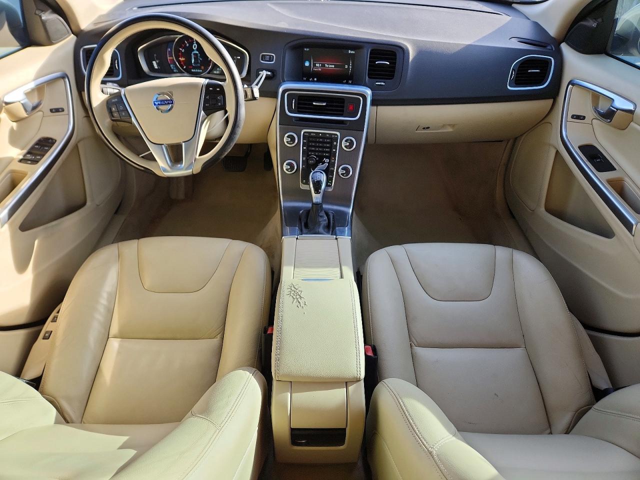 2015 Volvo V60 Premier - zdjęcie 8