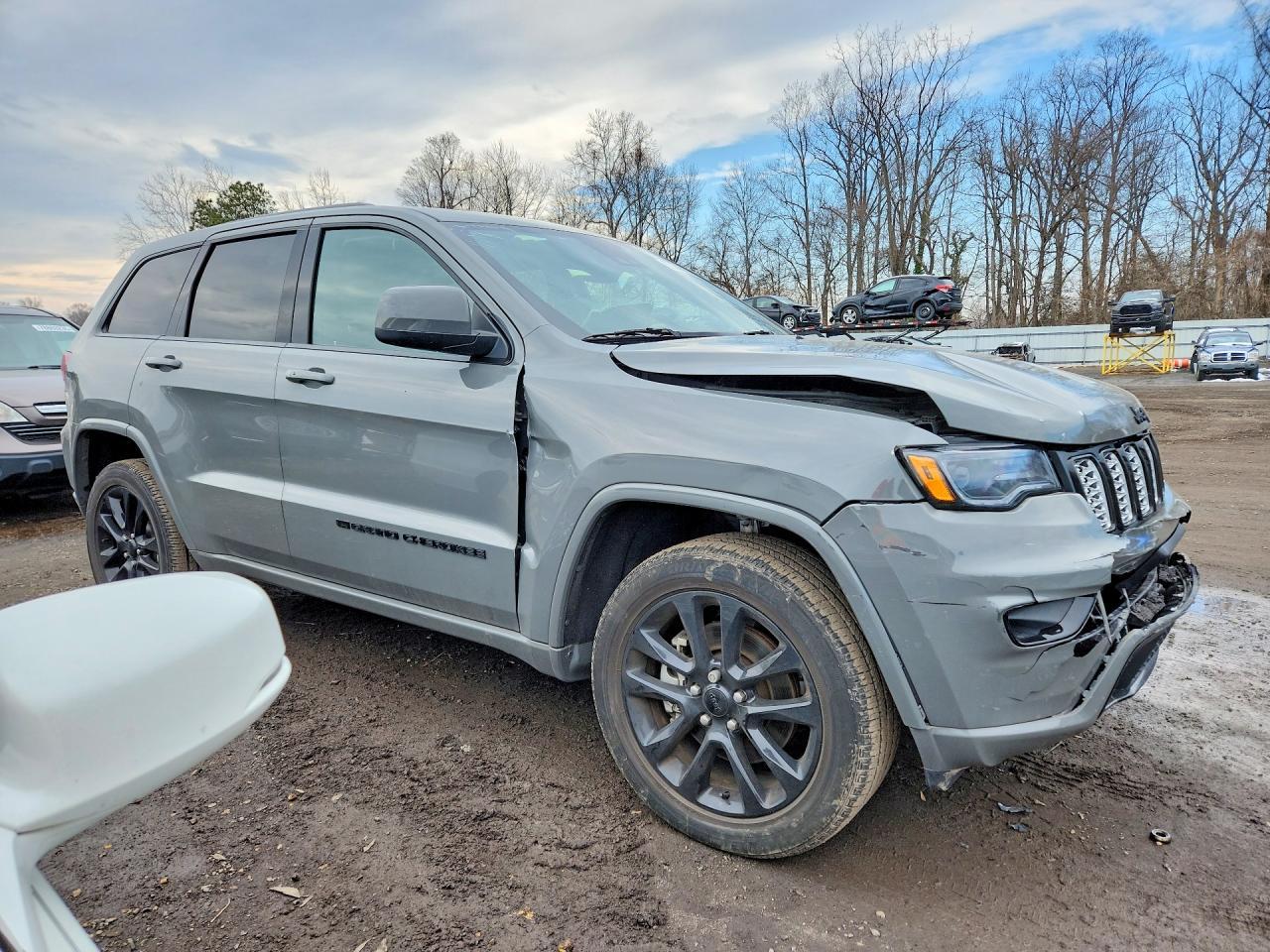 2022 Jeep Grand Cherokee Laredo E - zdjęcie 4