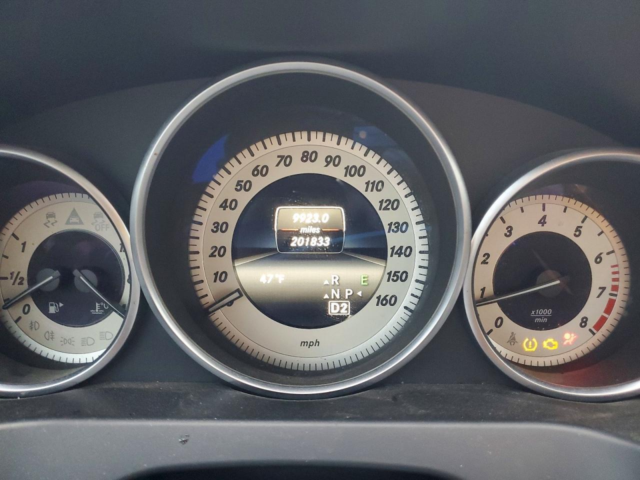 2014 Mercedes-Benz E 550 - zdjęcie 9