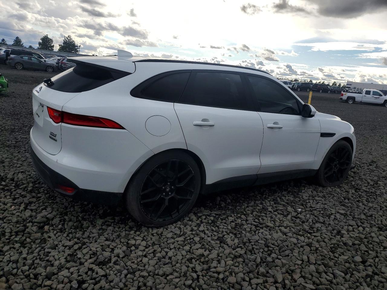 2017 Jaguar F-Pace Premium - zdjęcie 3