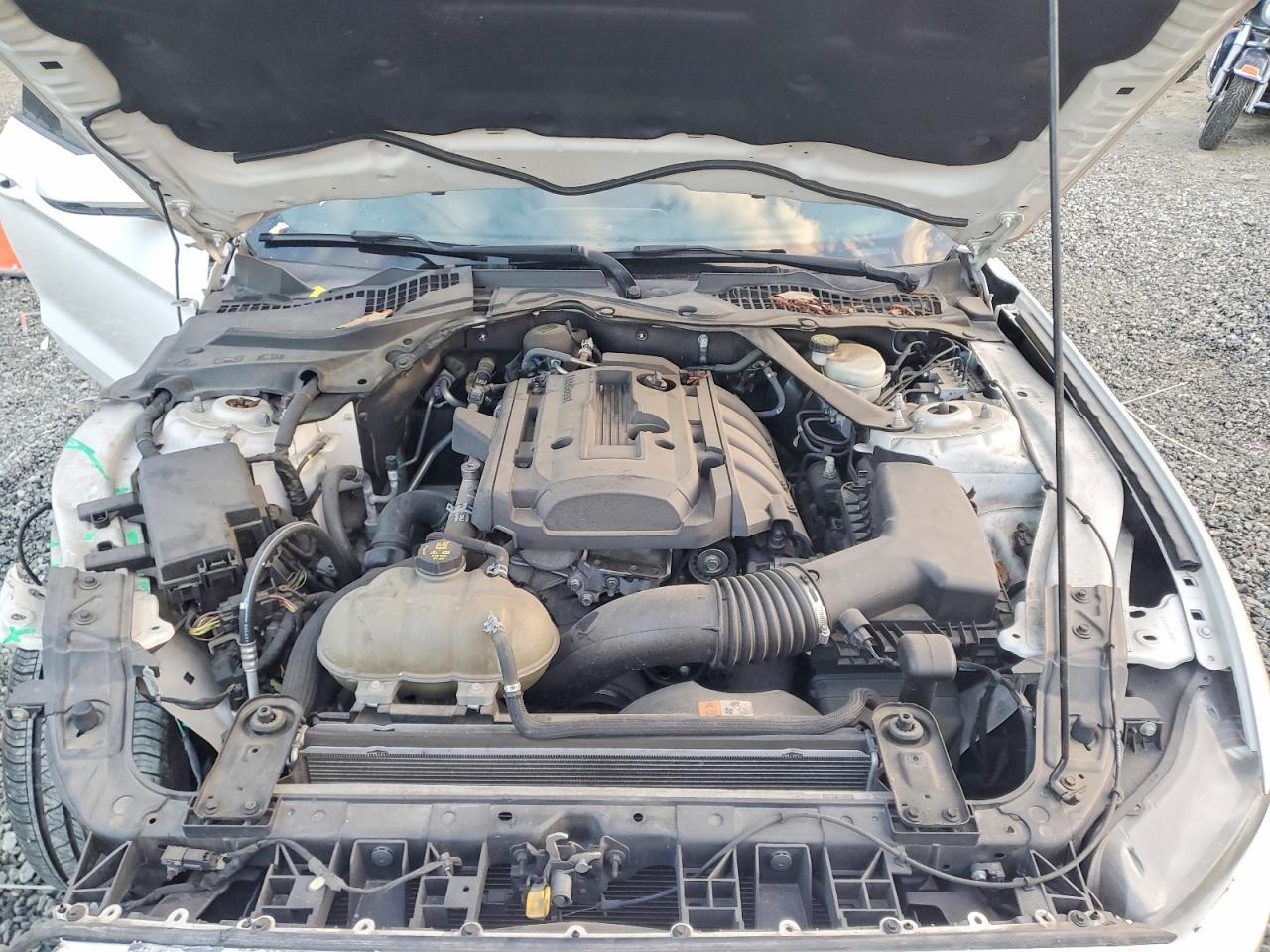 2017 Ford Mustang - zdjęcie 11