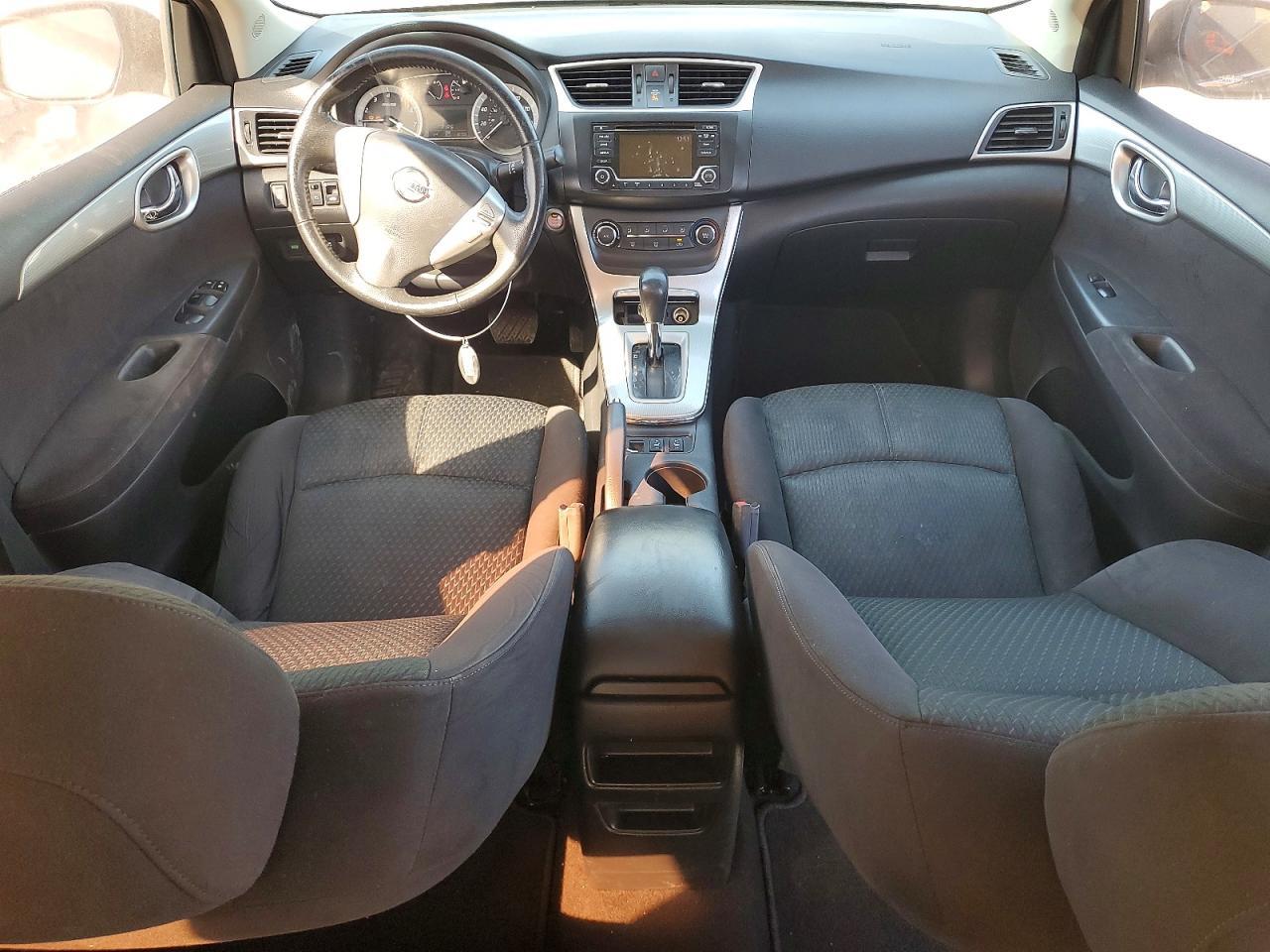 2015 Nissan Sentra S - zdjęcie 8