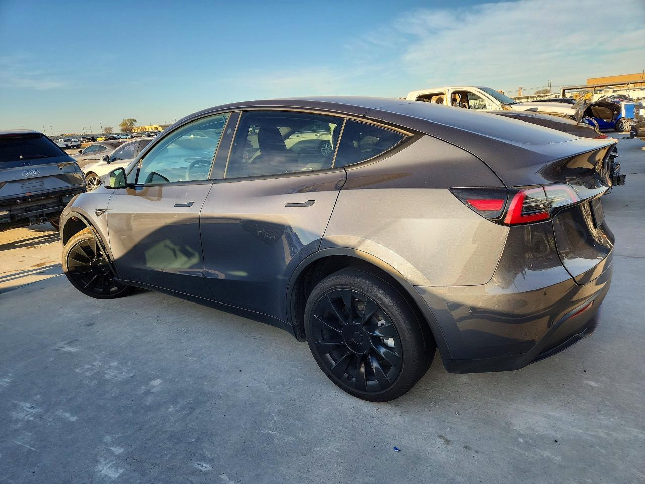 2023 Tesla Model Y - zdjęcie 2