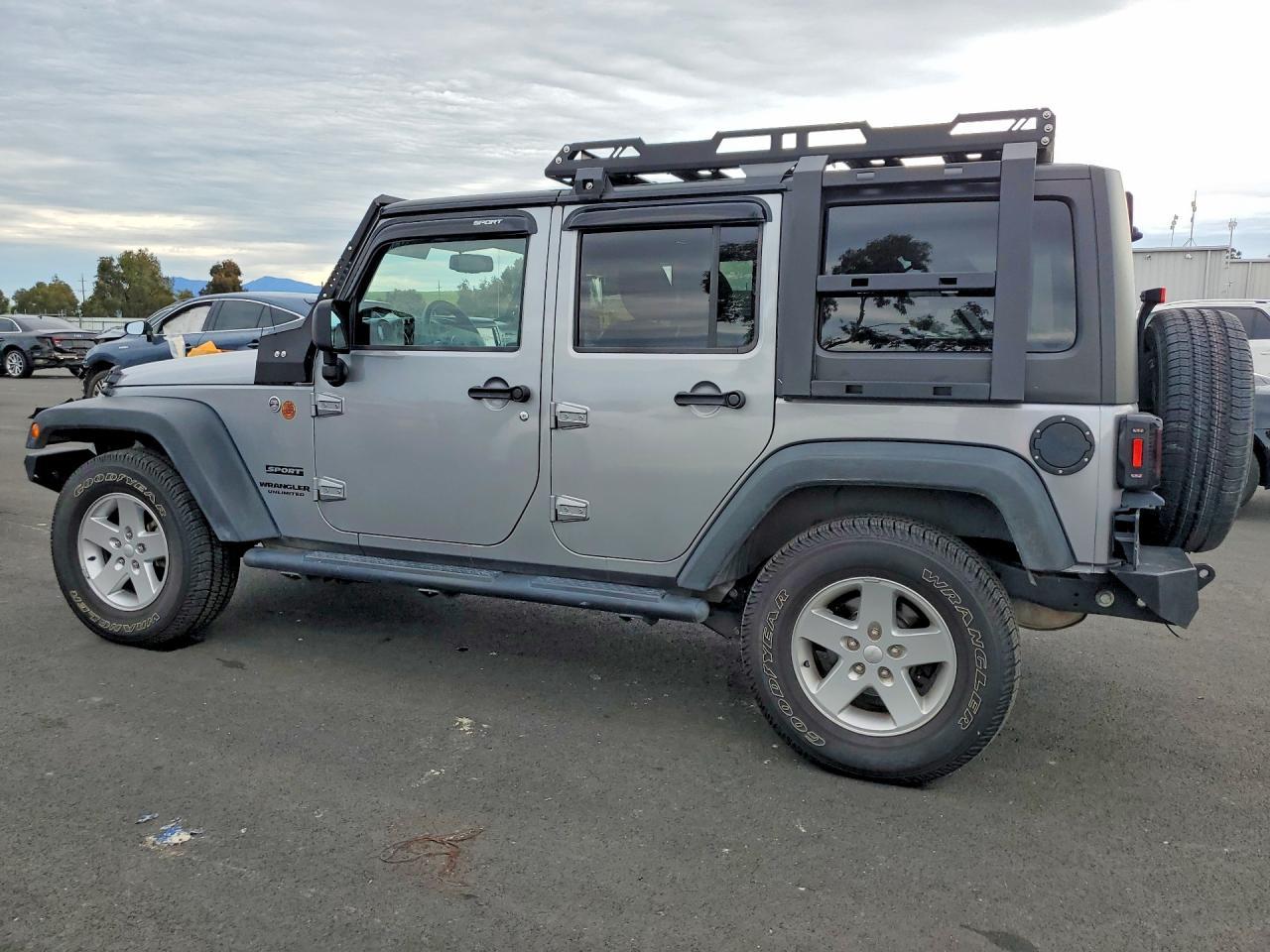 2016 Jeep Wrangler Unlimited Sport - zdjęcie 2