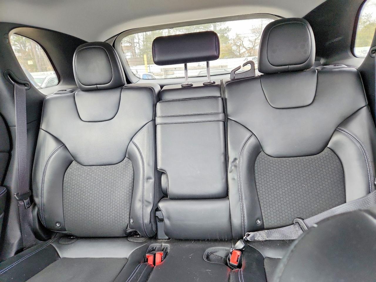 2019 Jeep Cherokee Latitude Plus - zdjęcie 10