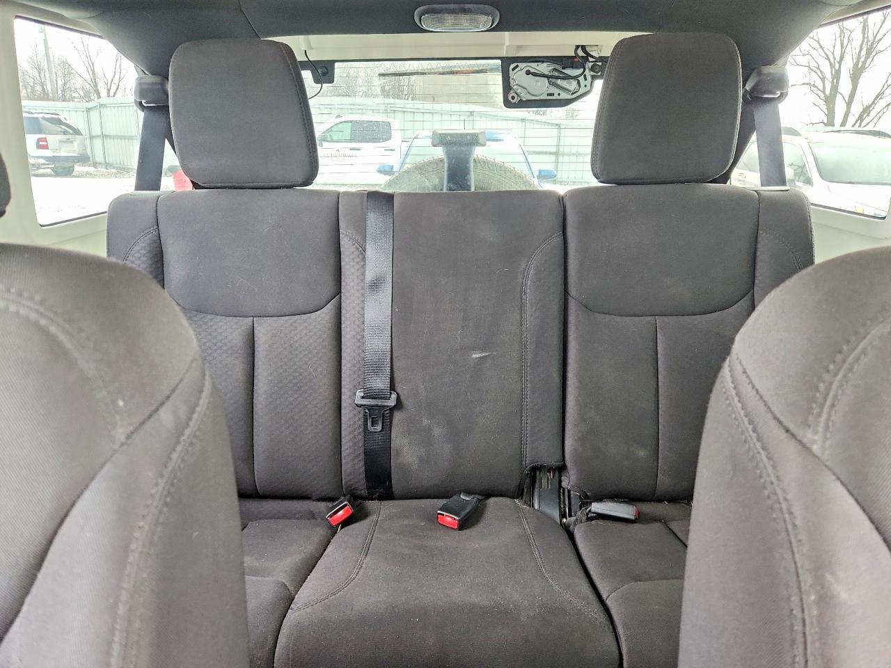 2014 Jeep Wrangler Unlimited Sport - zdjęcie 10