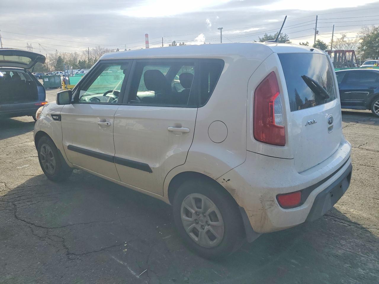 2013 Kia Soul Base - zdjęcie 2