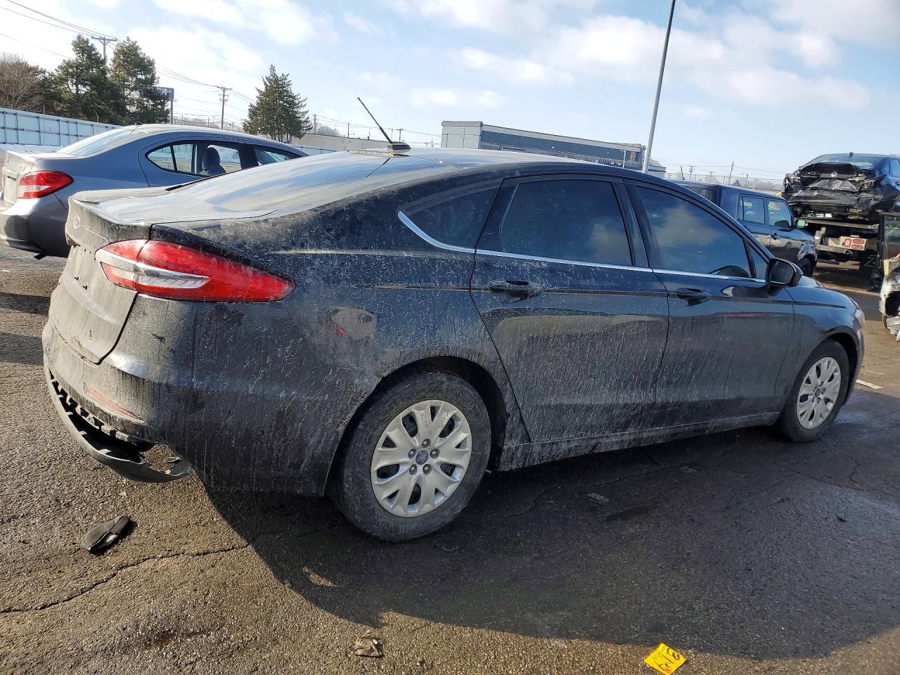 2019 Ford Fusion S - zdjęcie 3