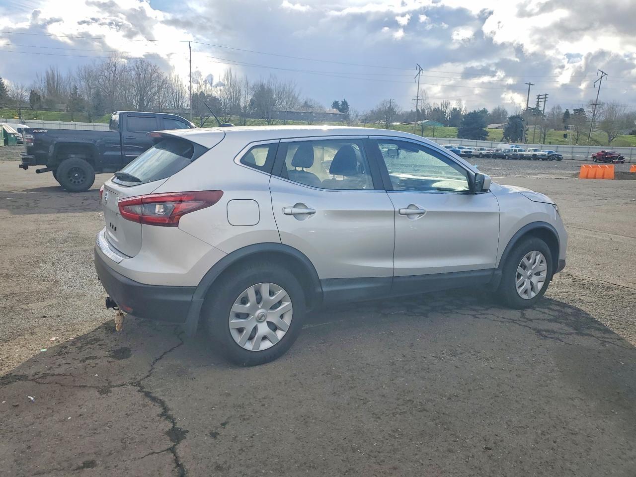 2020 Nissan Rogue Sport S - zdjęcie 3