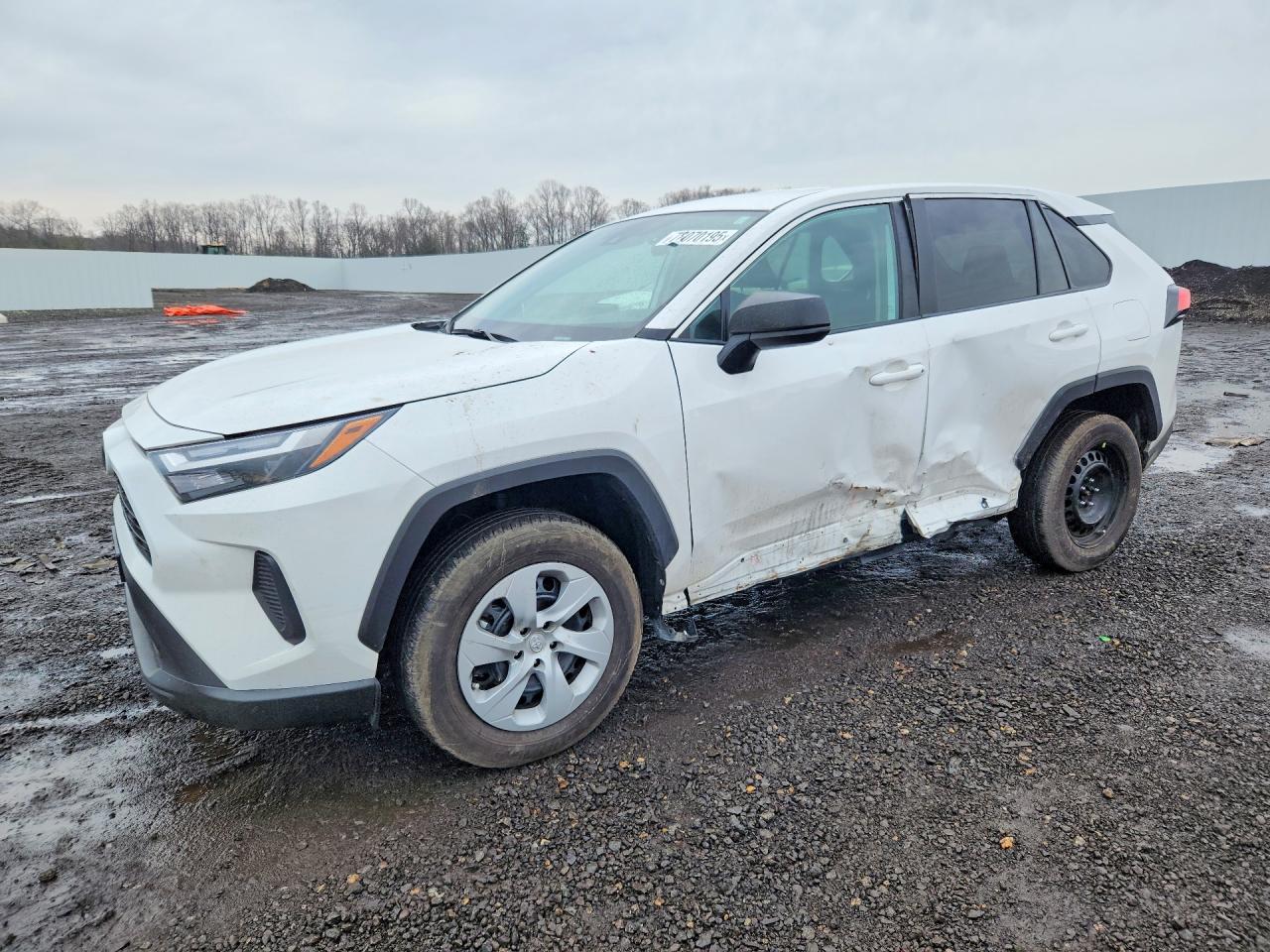 2025 Toyota Rav4 Le - zdjęcie główne