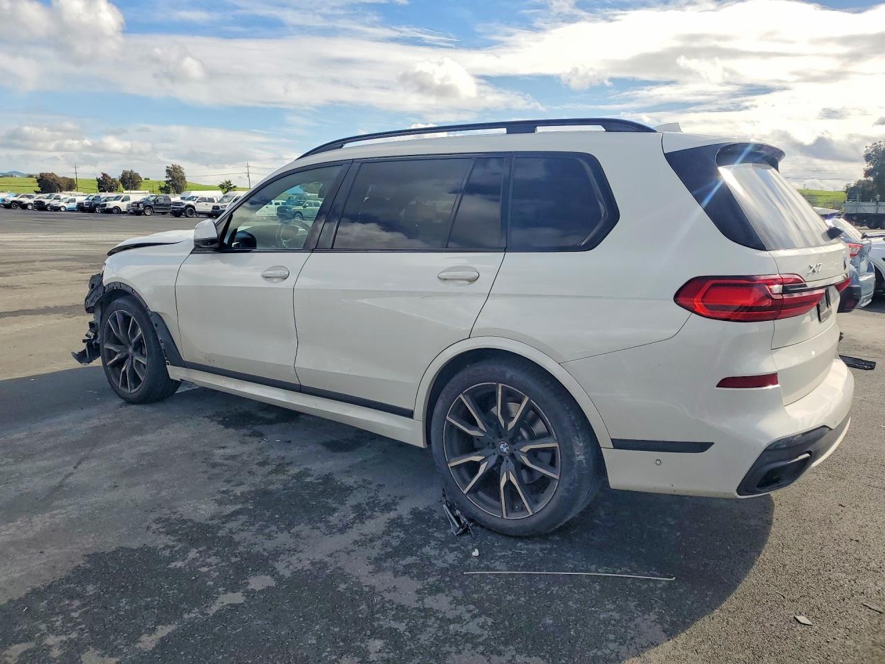2022 BMW X7 xDrive40I - zdjęcie 2