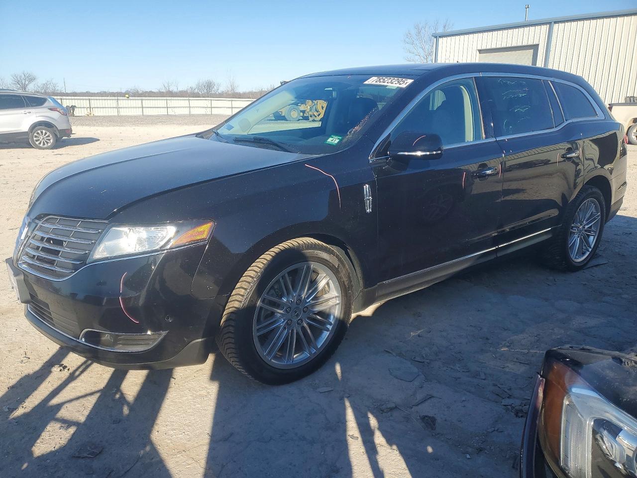 2019 Lincoln Mkt - zdjęcie główne
