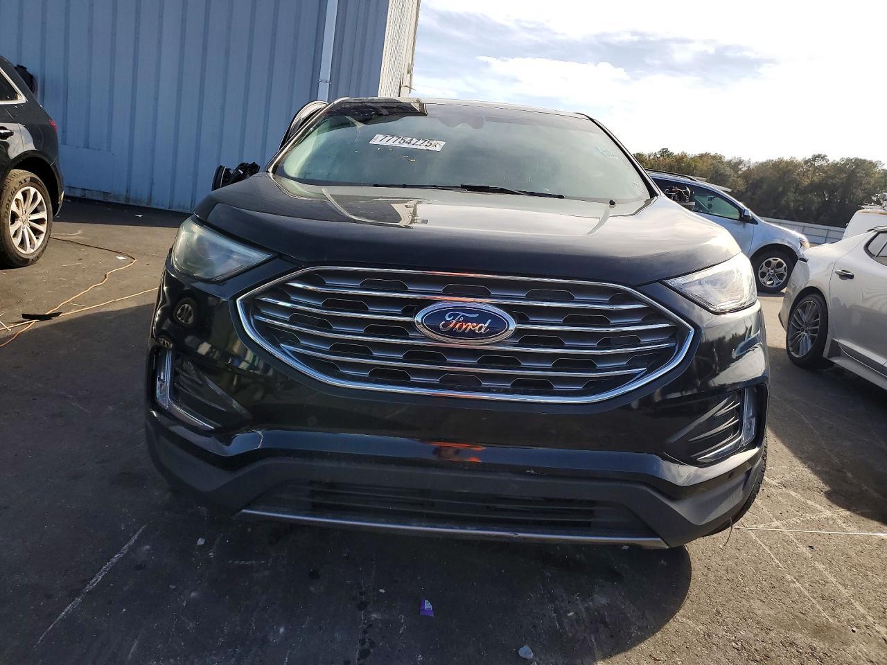 2022 Ford Edge Titanium - zdjęcie 5