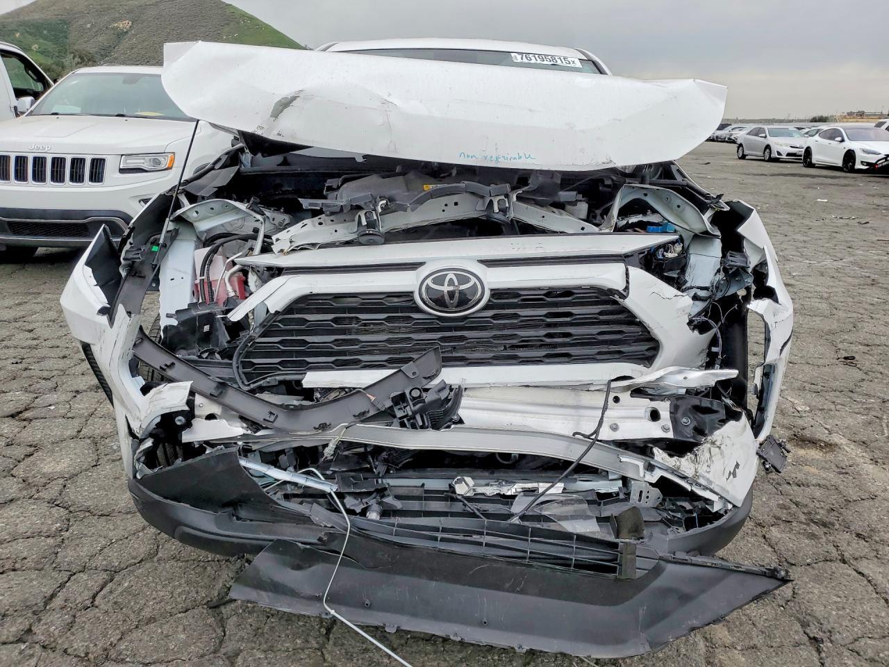 2025 Toyota Rav4 Le - zdjęcie 5