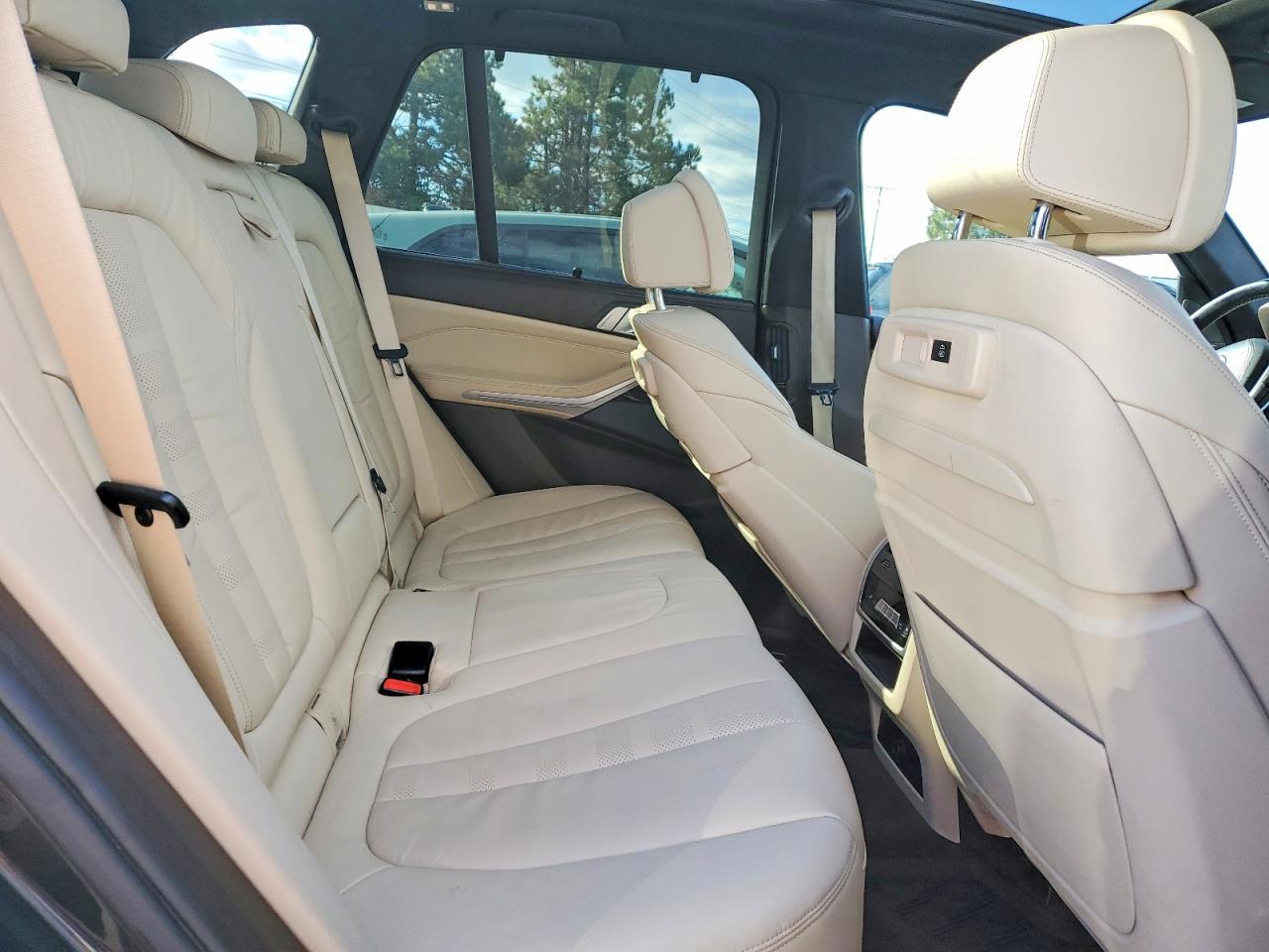 2019 BMW X5 xDrive50I - zdjęcie 11