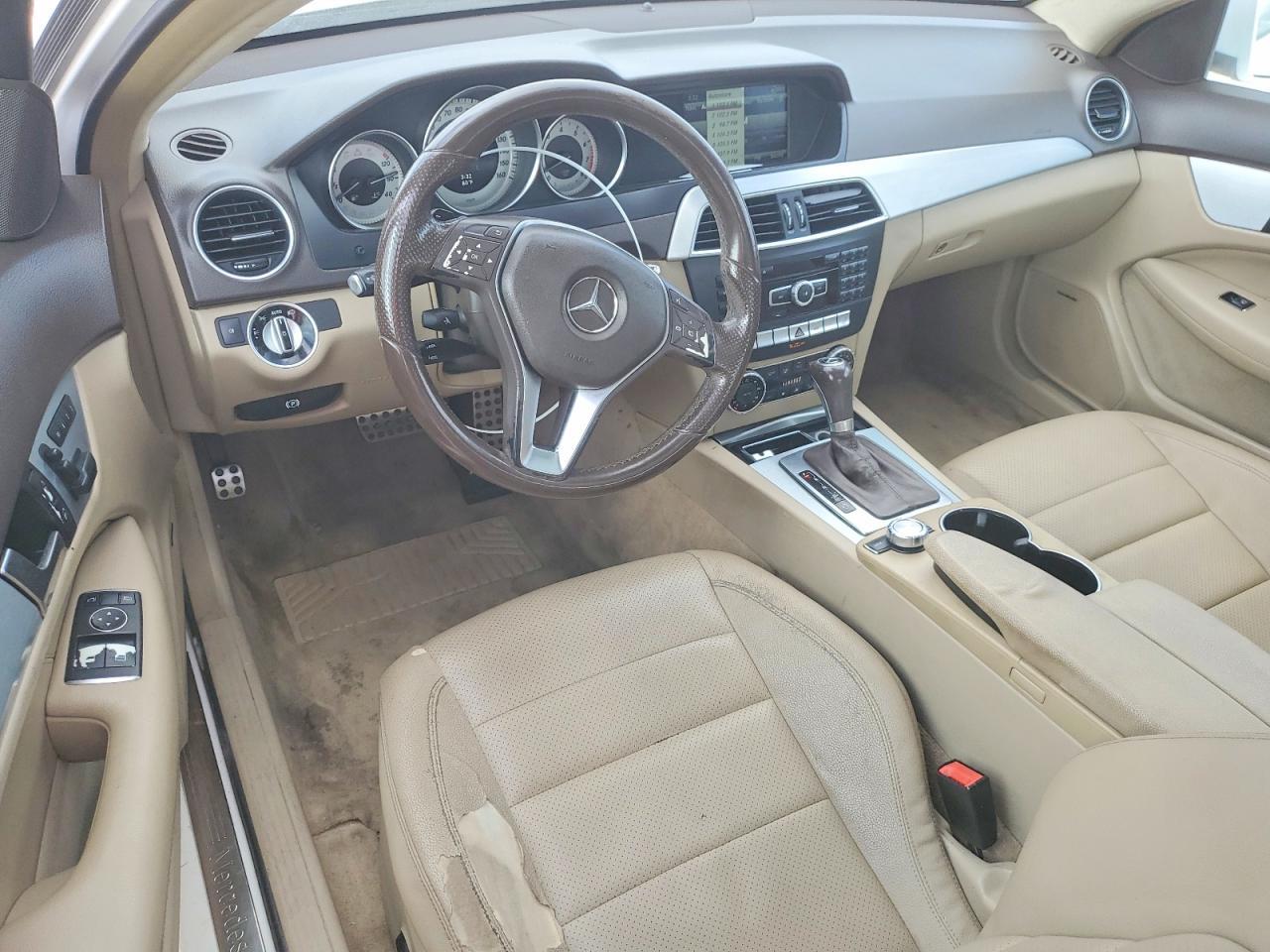 2015 Mercedes-Benz C 350 - zdjęcie 8