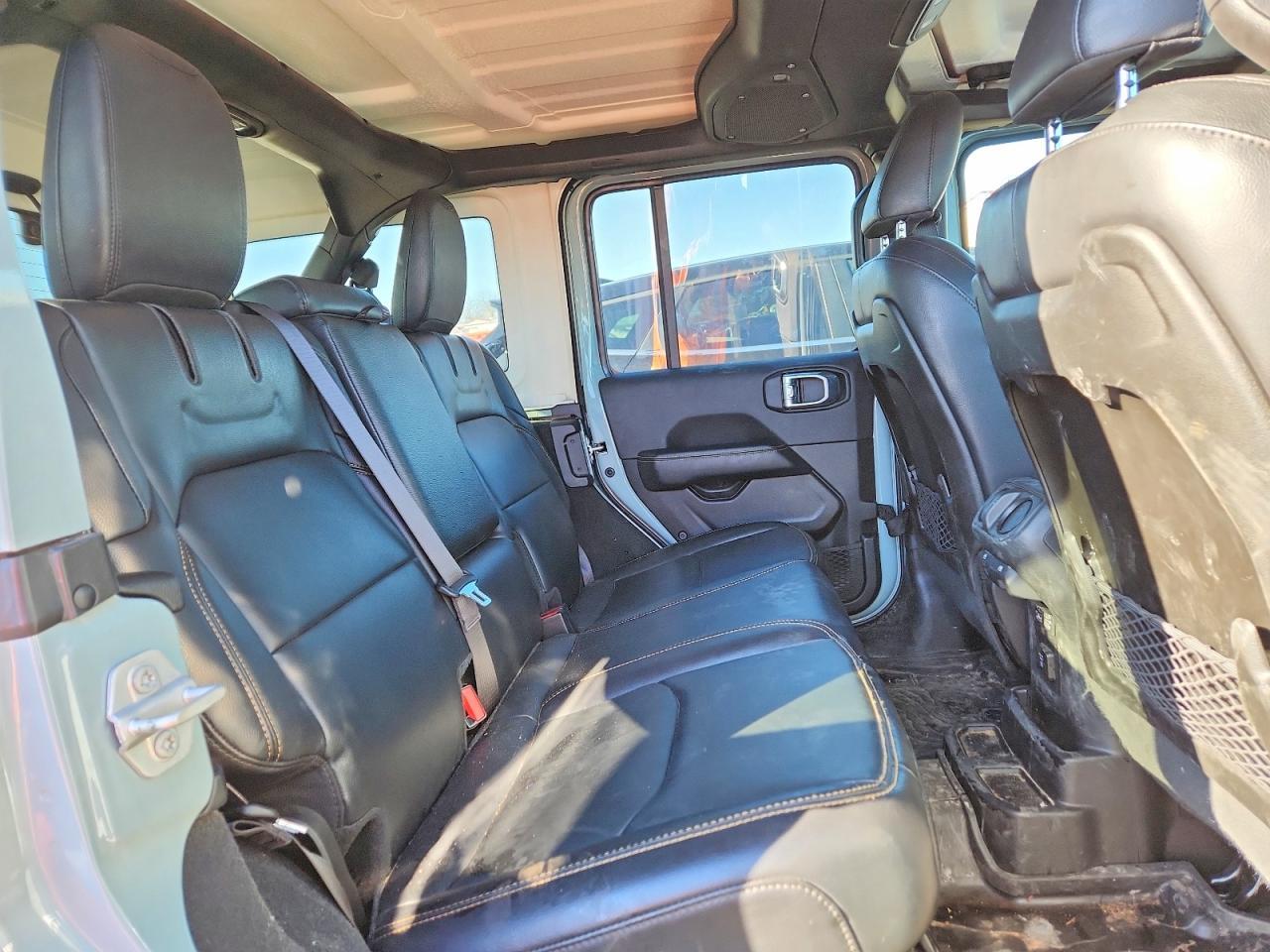 2024 Jeep Wrangler Sahara 4Xe - zdjęcie 11