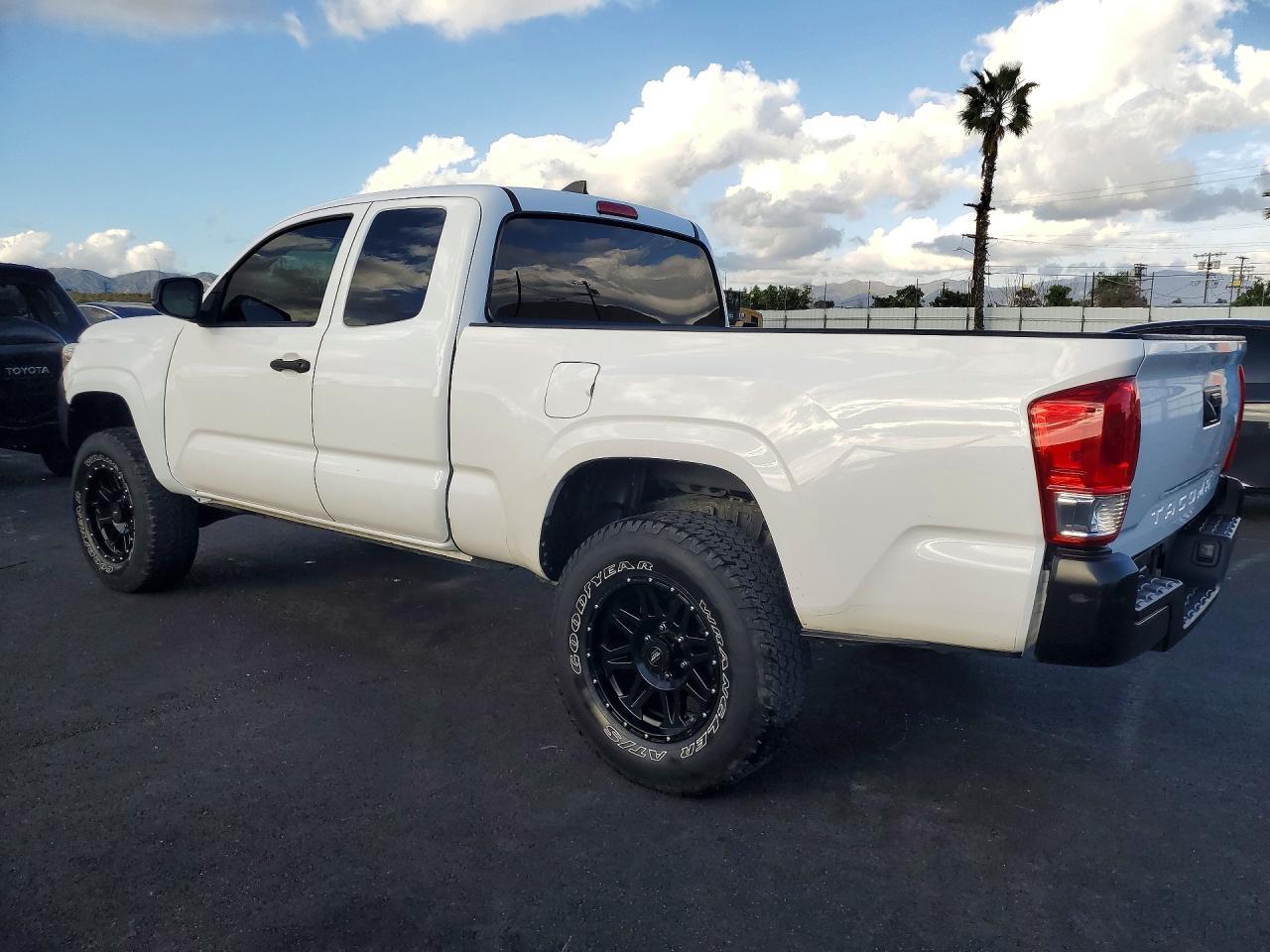 2019 Toyota Tacoma Access Cab - zdjęcie 2