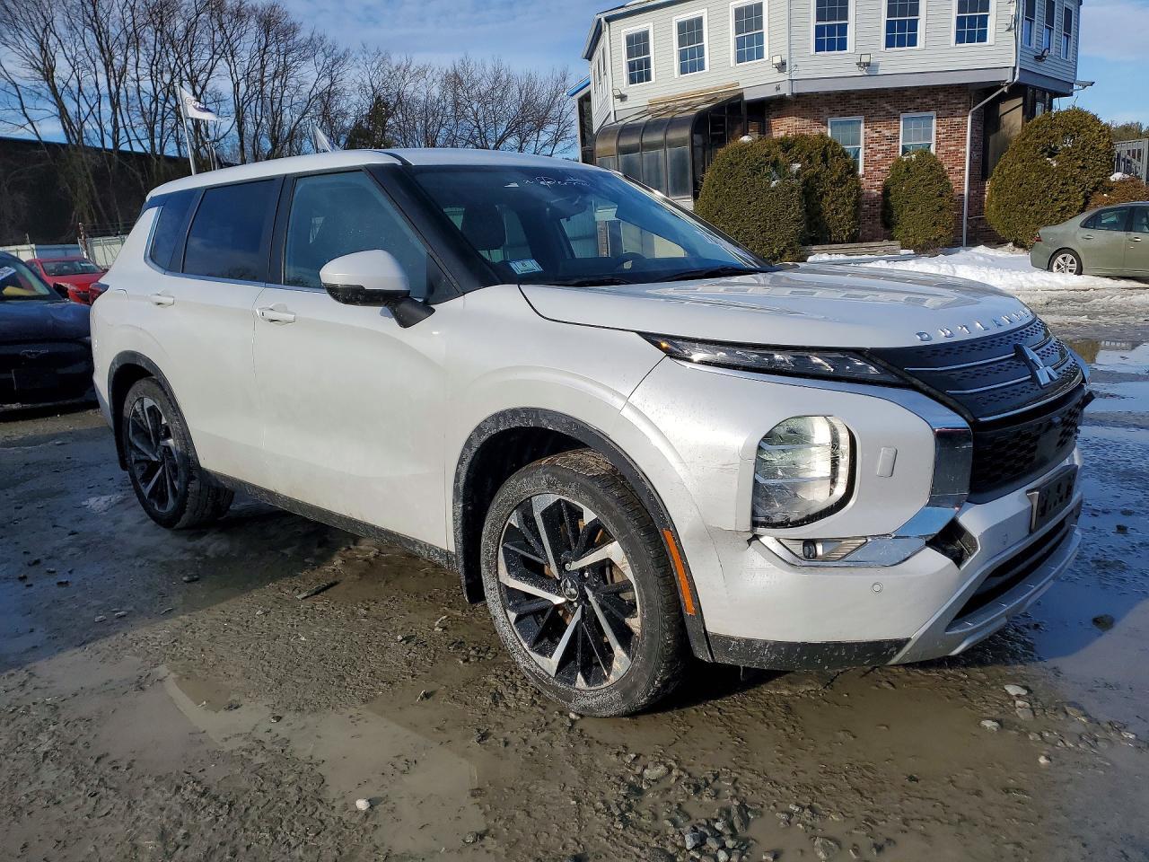 2022 Mitsubishi Outlander Se - zdjęcie 4