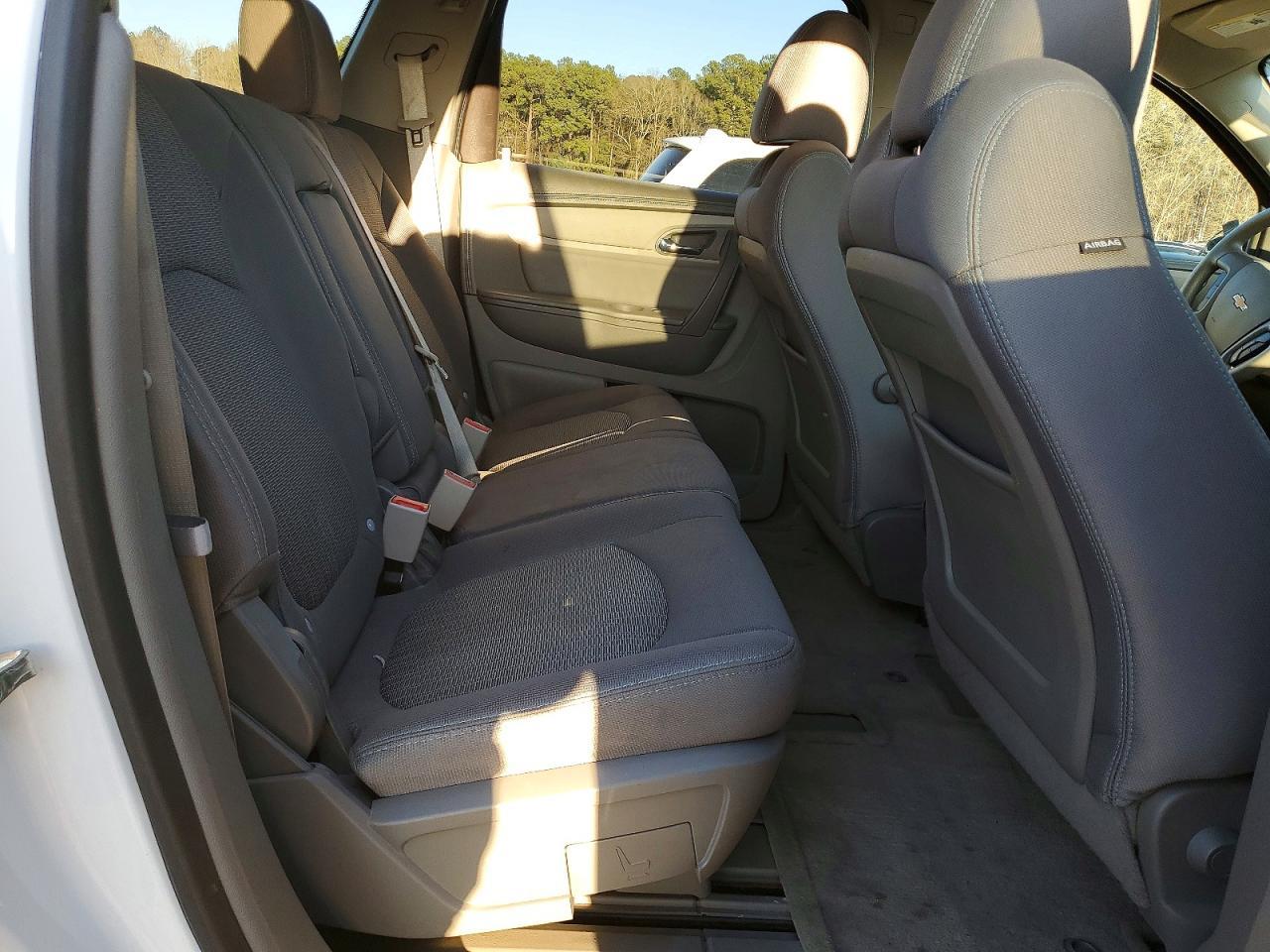 2016 Chevrolet Traverse Ls - zdjęcie 11
