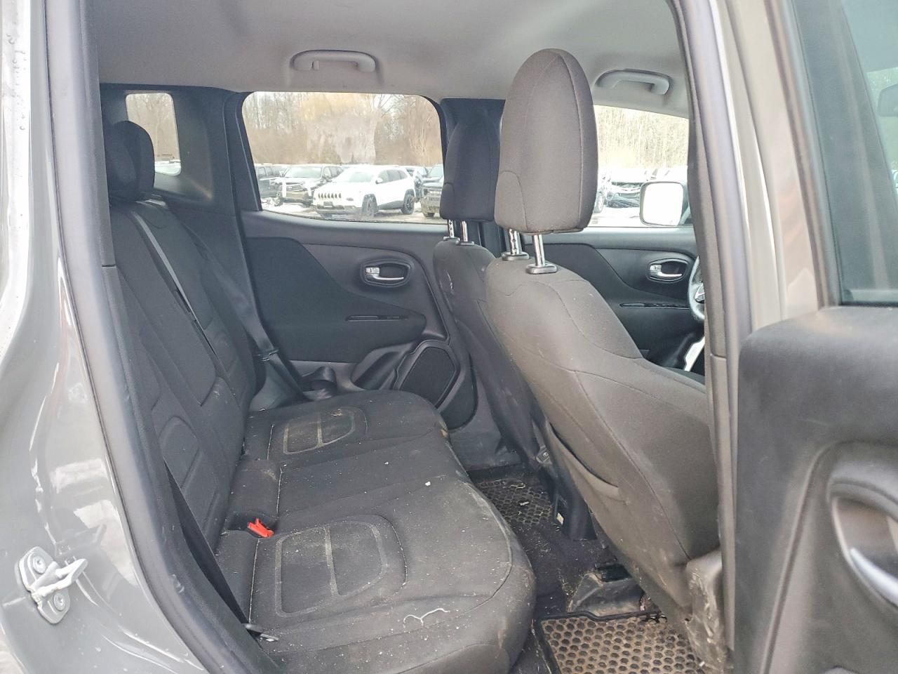 2020 Jeep Renegade Latitude - zdjęcie 10