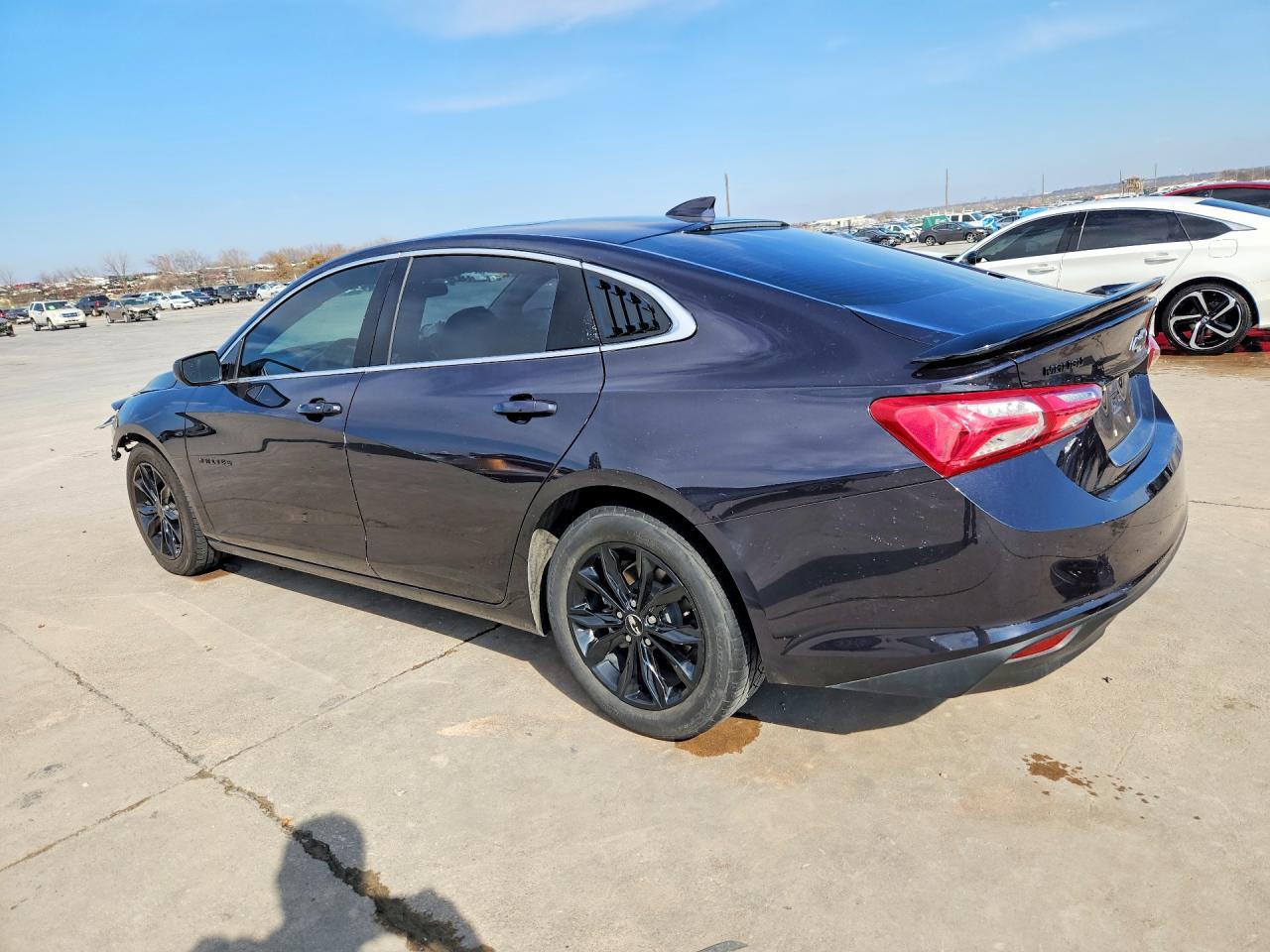 2022 Chevrolet Malibu Lt - zdjęcie 2