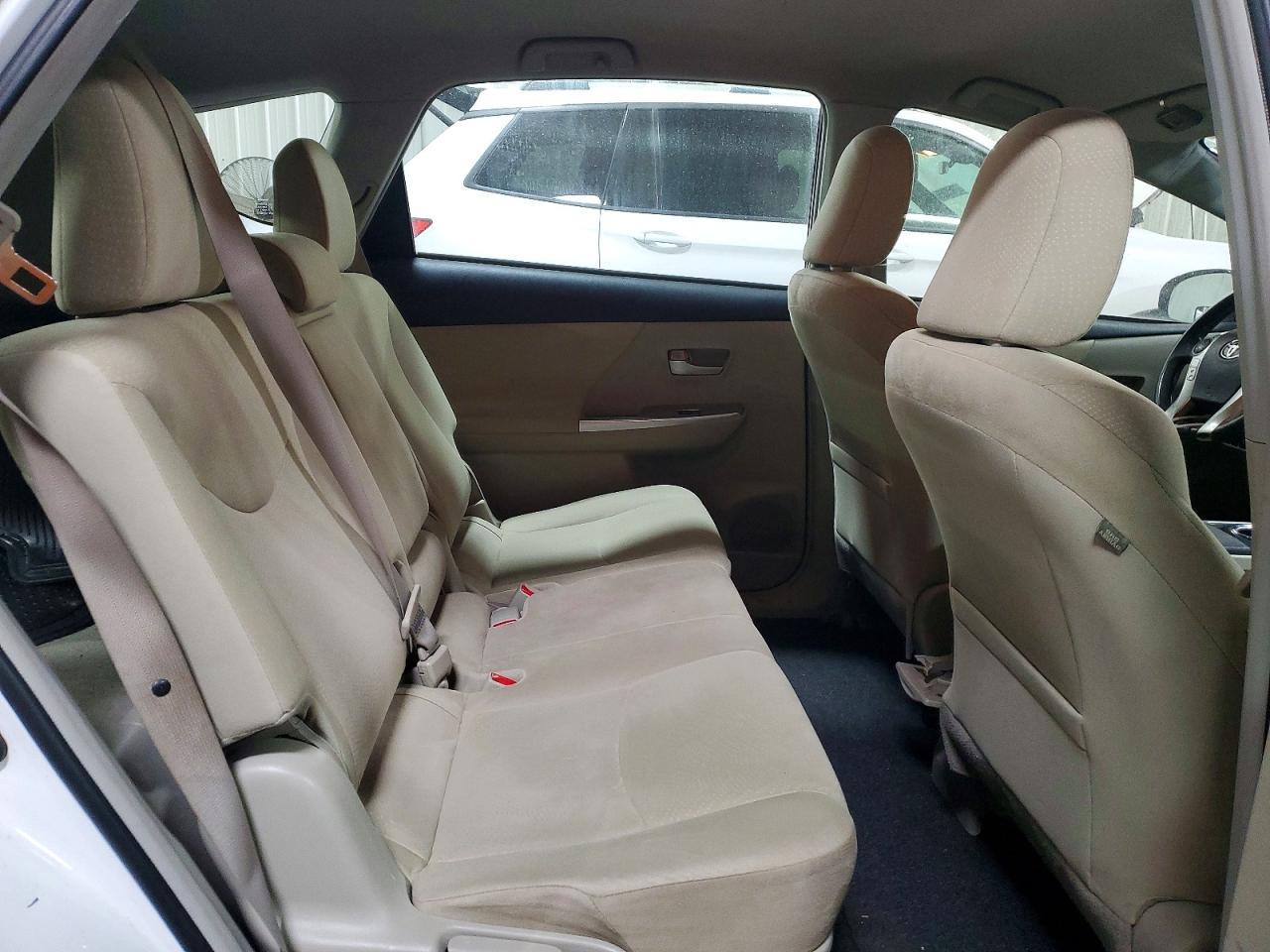 2013 Toyota Prius V Two - zdjęcie 10