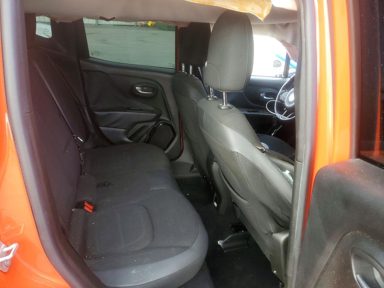 2017 Jeep Renegade Latitude - zdjęcie 11