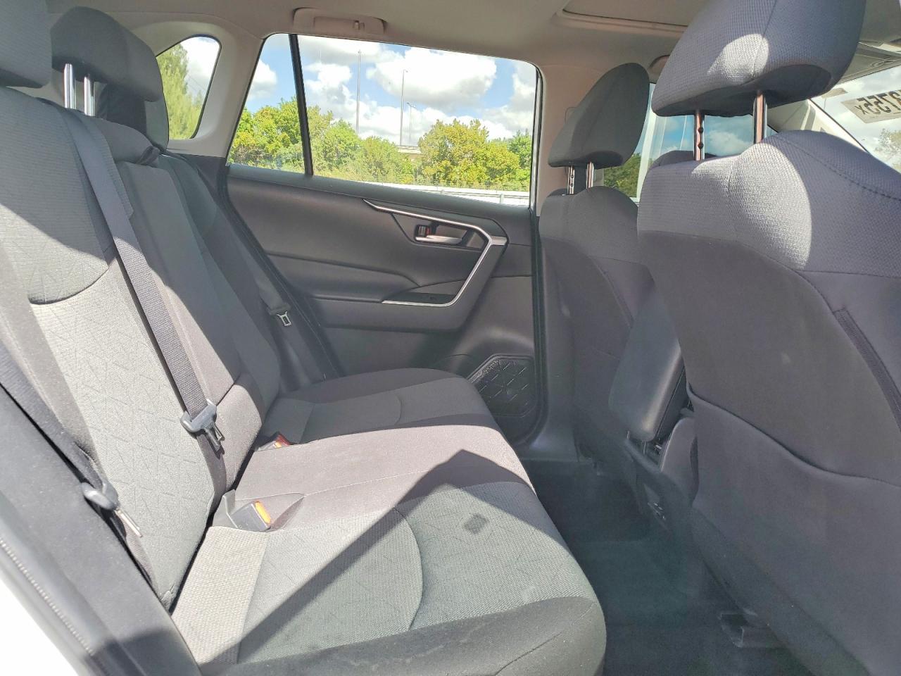 2024 Toyota Rav4 Xle - zdjęcie 11