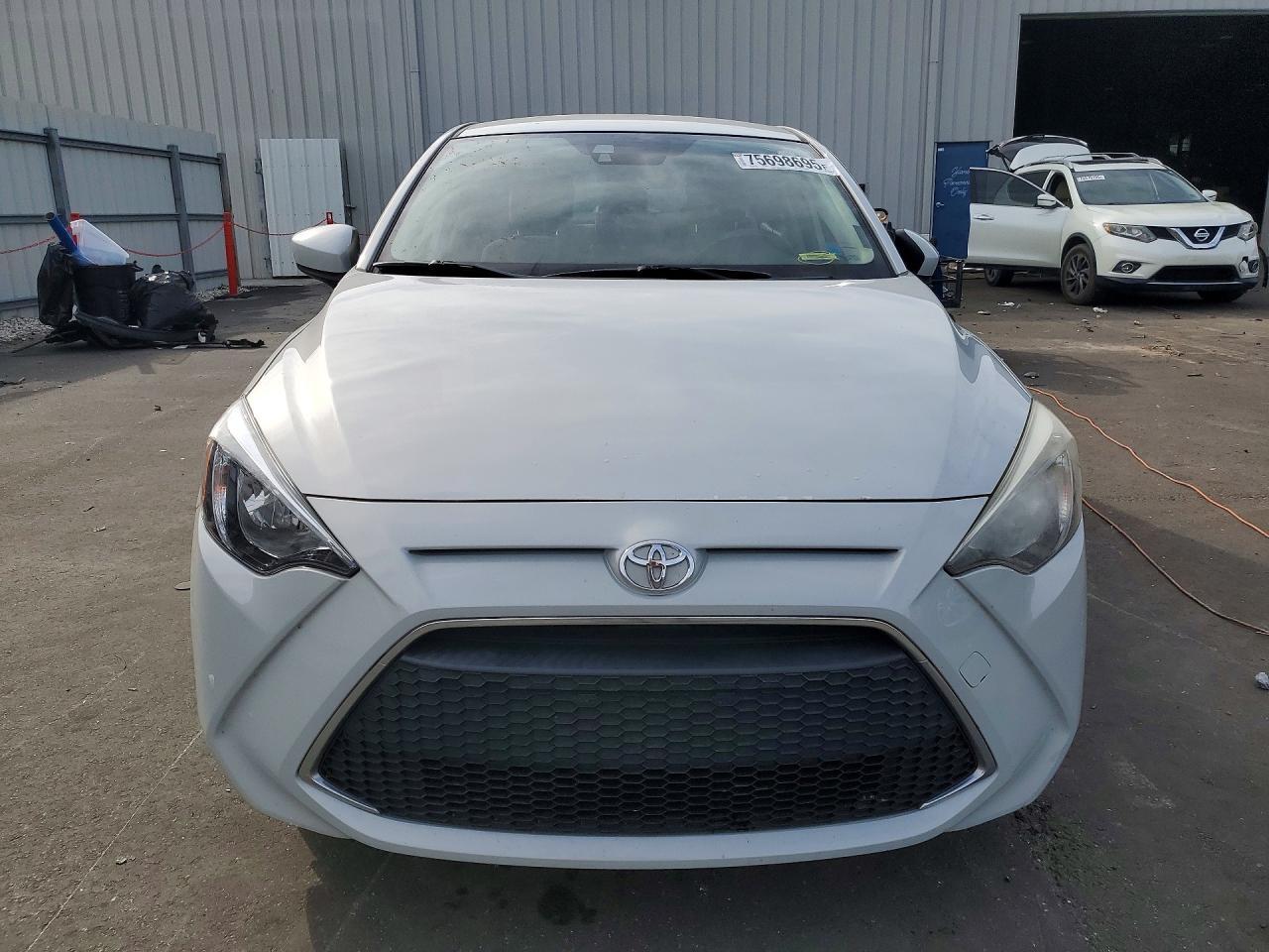2019 Toyota Yaris L - zdjęcie 5