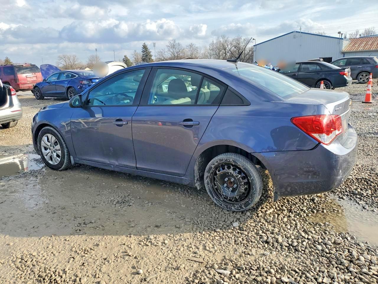 2013 Chevrolet Cruze Ls - zdjęcie 2