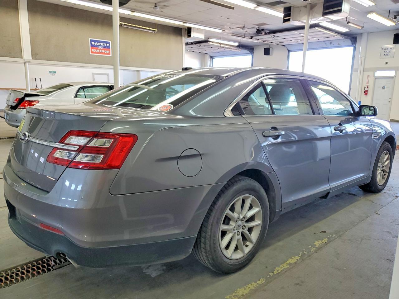 2013 Ford Taurus Se - zdjęcie 3