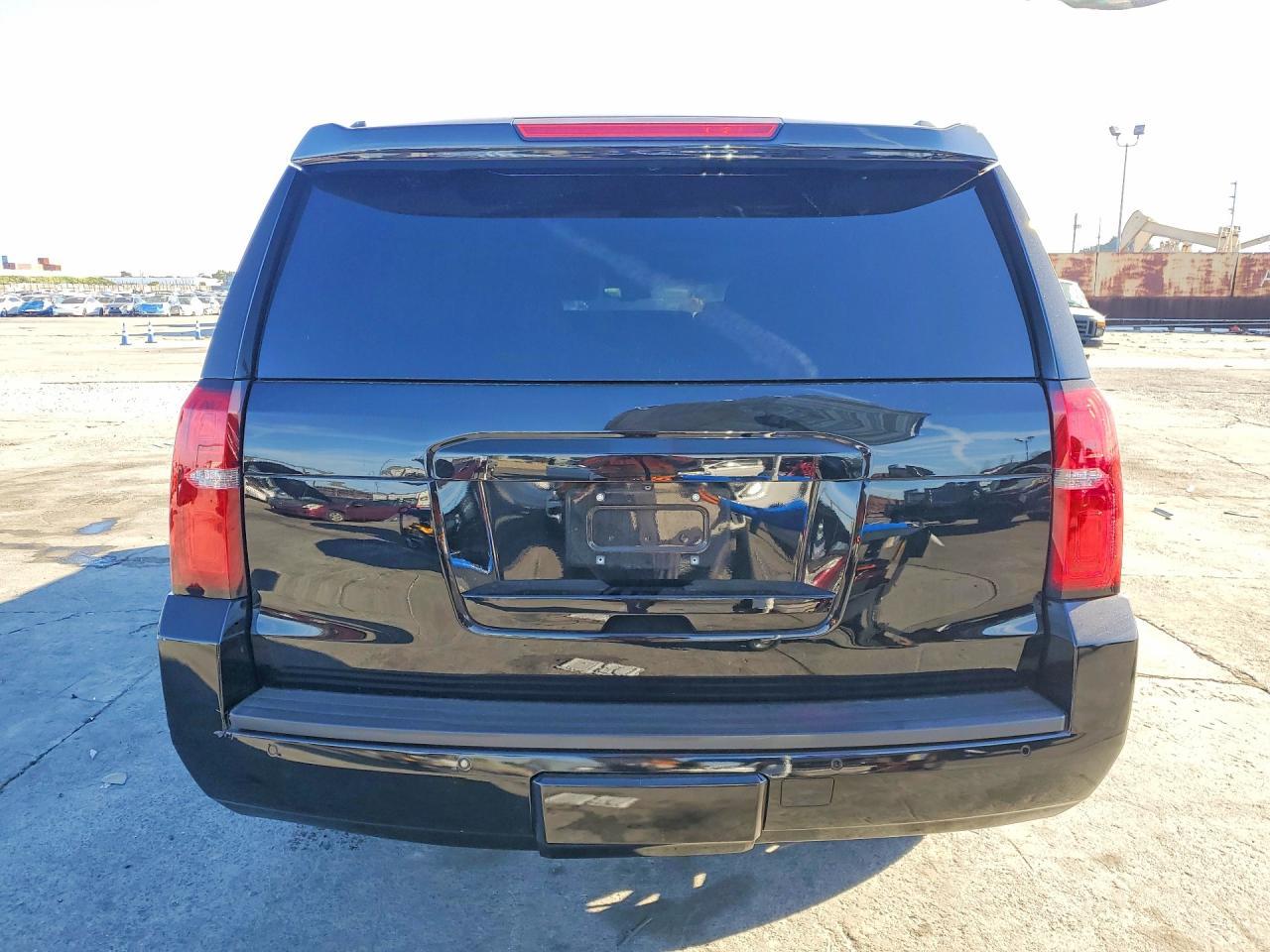 2019 Chevrolet Suburban C1500 Lt - zdjęcie 6