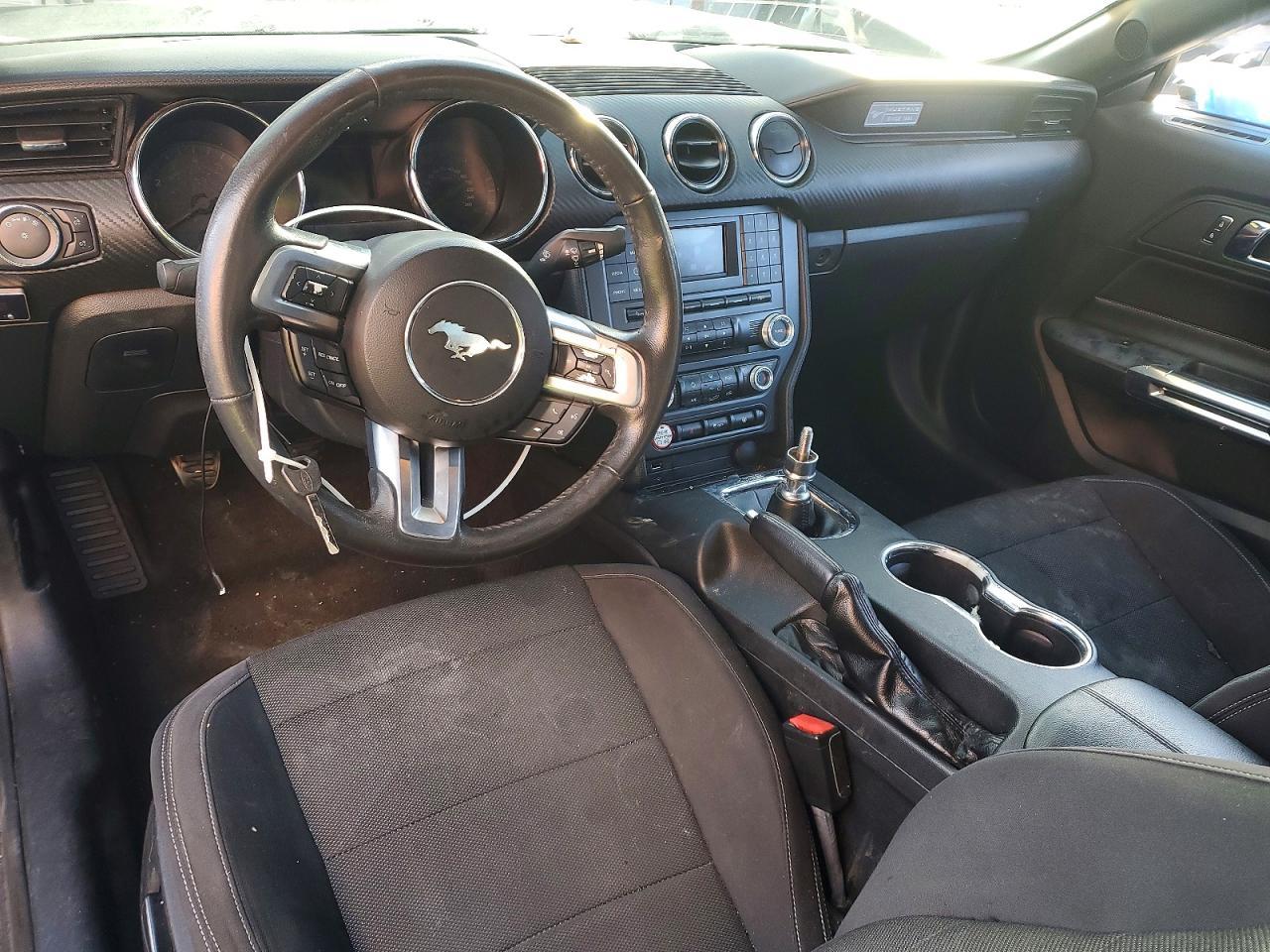 2015 Ford Mustang - zdjęcie 8