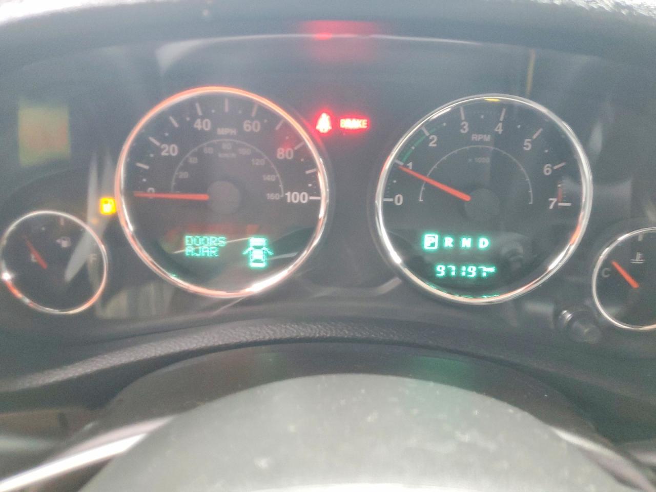 2015 Jeep Wrangler Sahara - zdjęcie 9